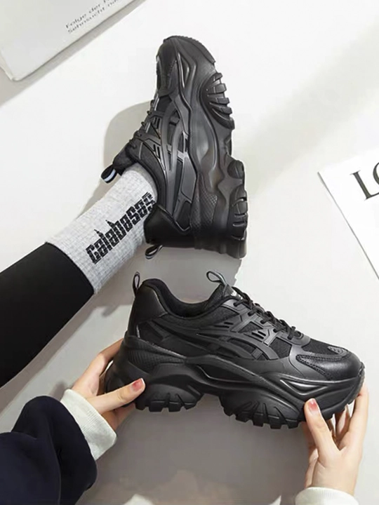 Ayollar uchun krossovkalar, bahor, qish, kuz