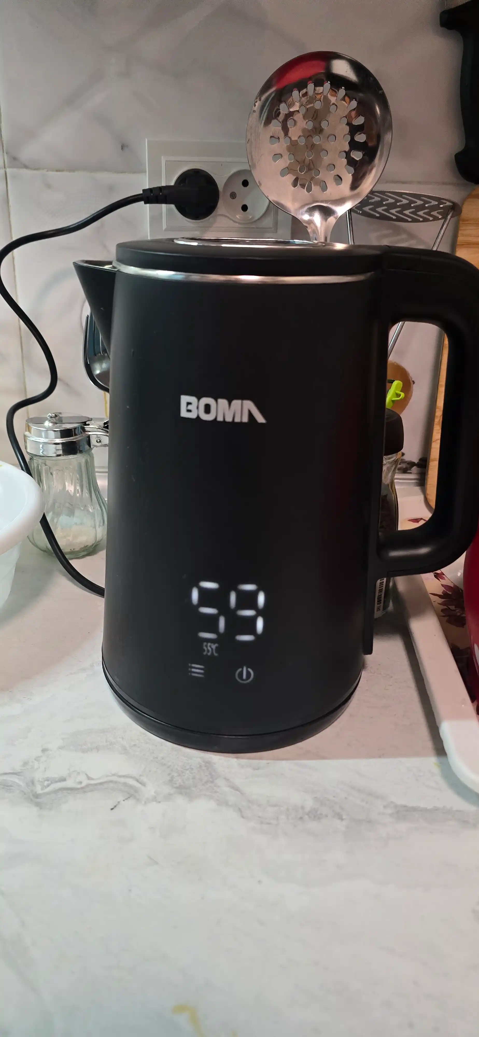 Elektr choynaglar BOMA 1500Vt, shisha, po'lat va sensorli displey 2-2,5 litr, LED va 360°