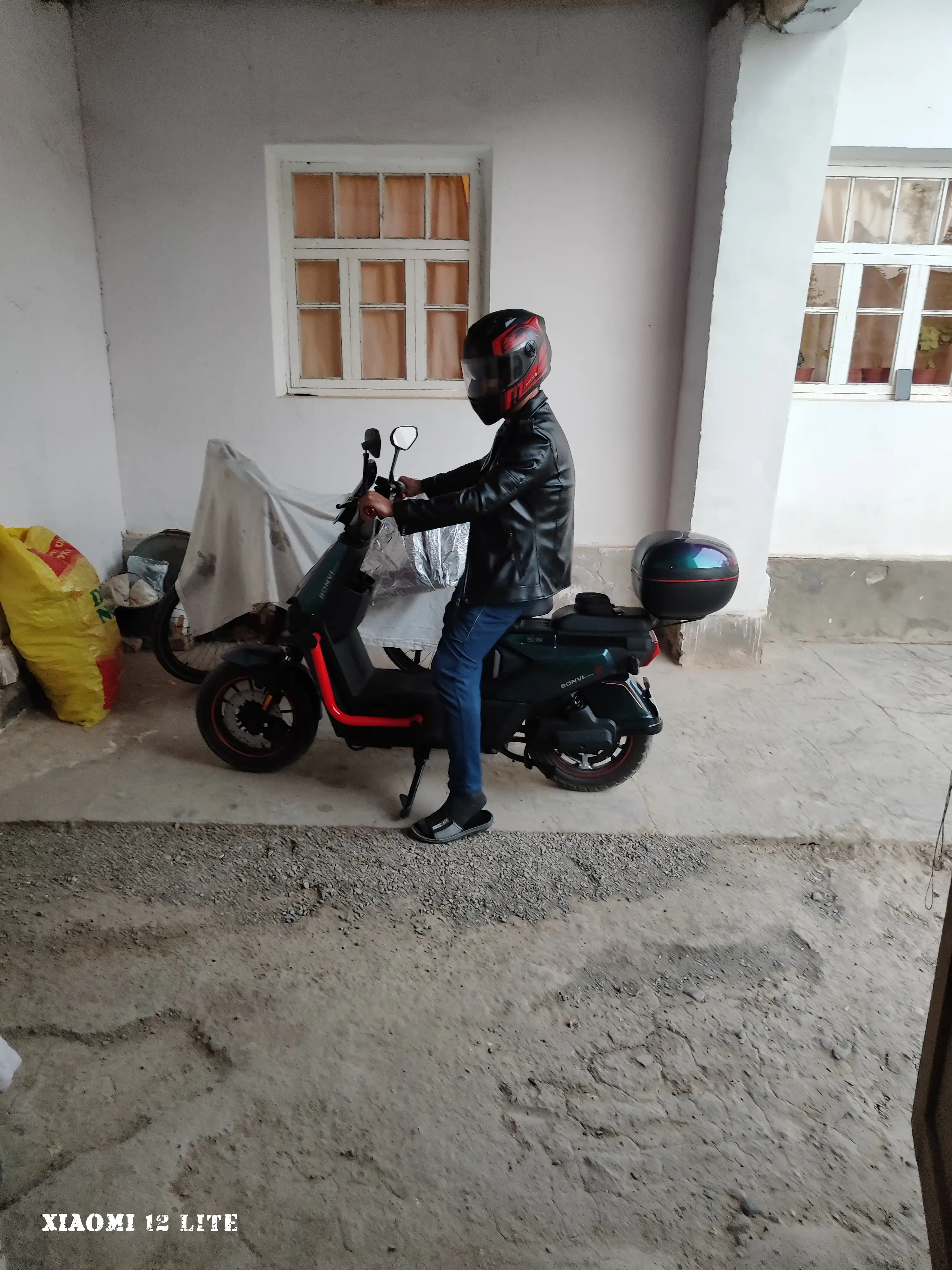 AXK moto shlem, skuter kaska va mototsikl uchun himoya moto kaska Model: 557-903