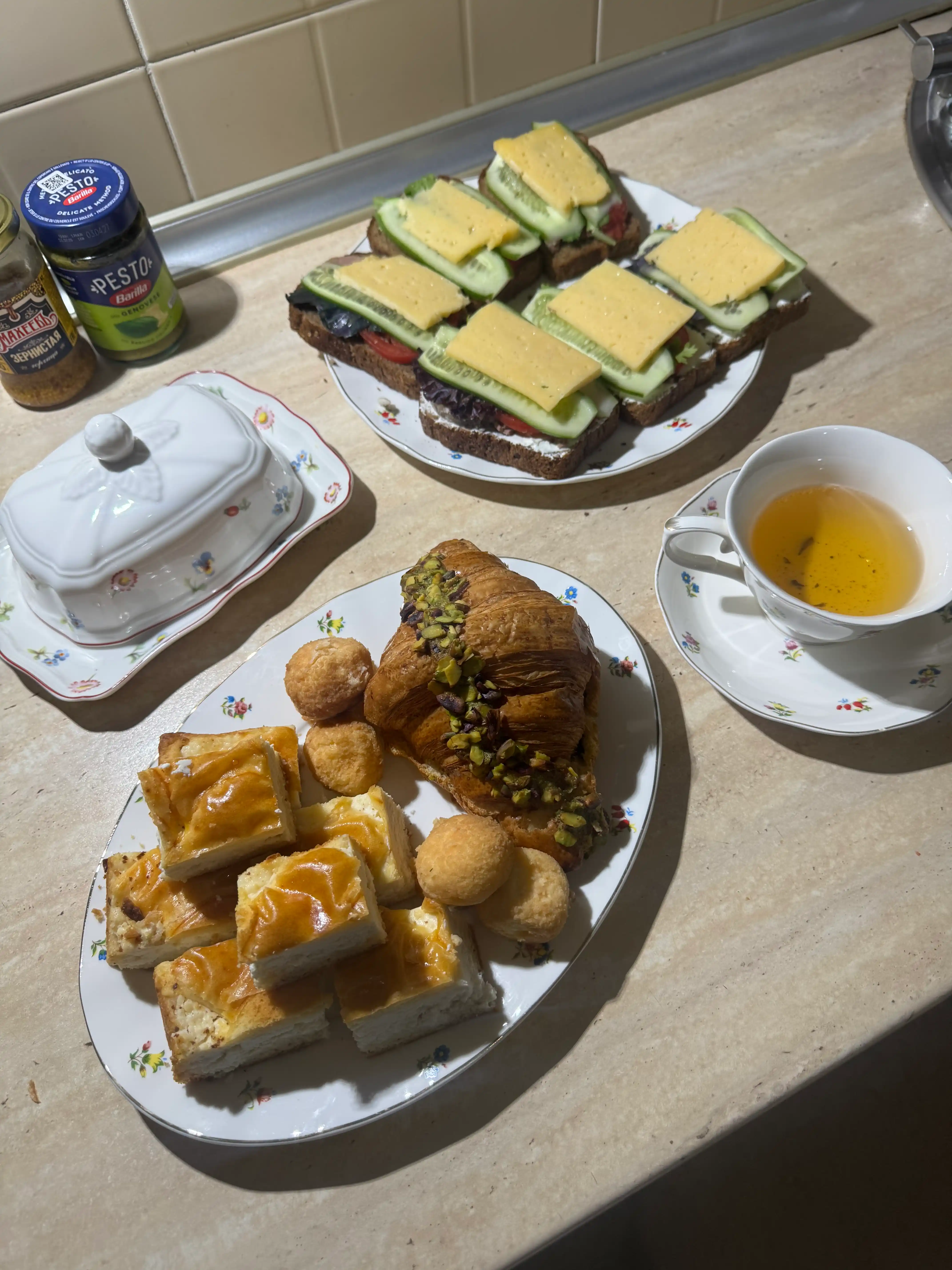 Маслёнка керамическая с крышкой