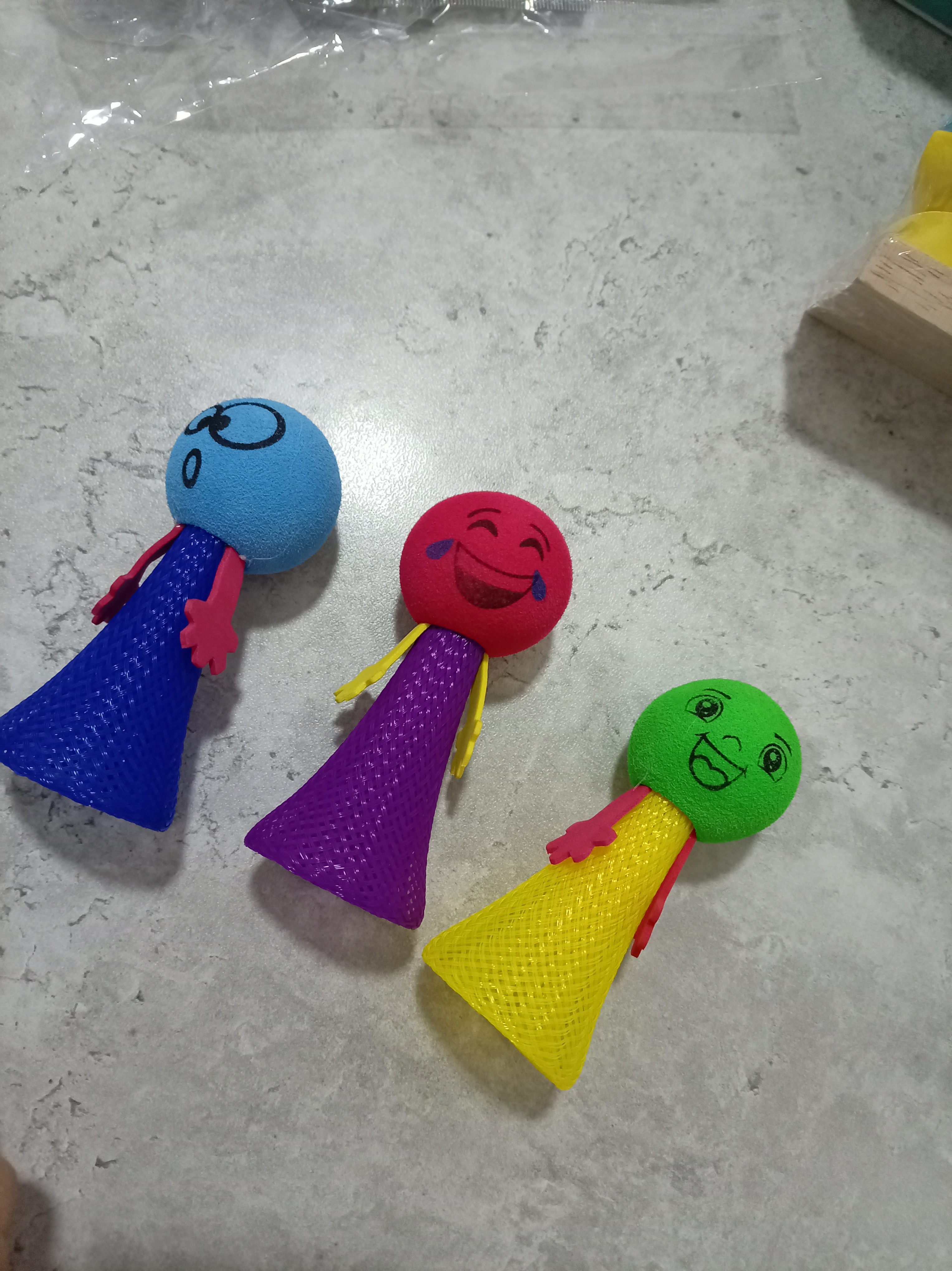 LED Chiroqli Sakrovchi Antistress O'yinchoq - Yumshoq Emoji Rangli Antistress Mesh Shar
