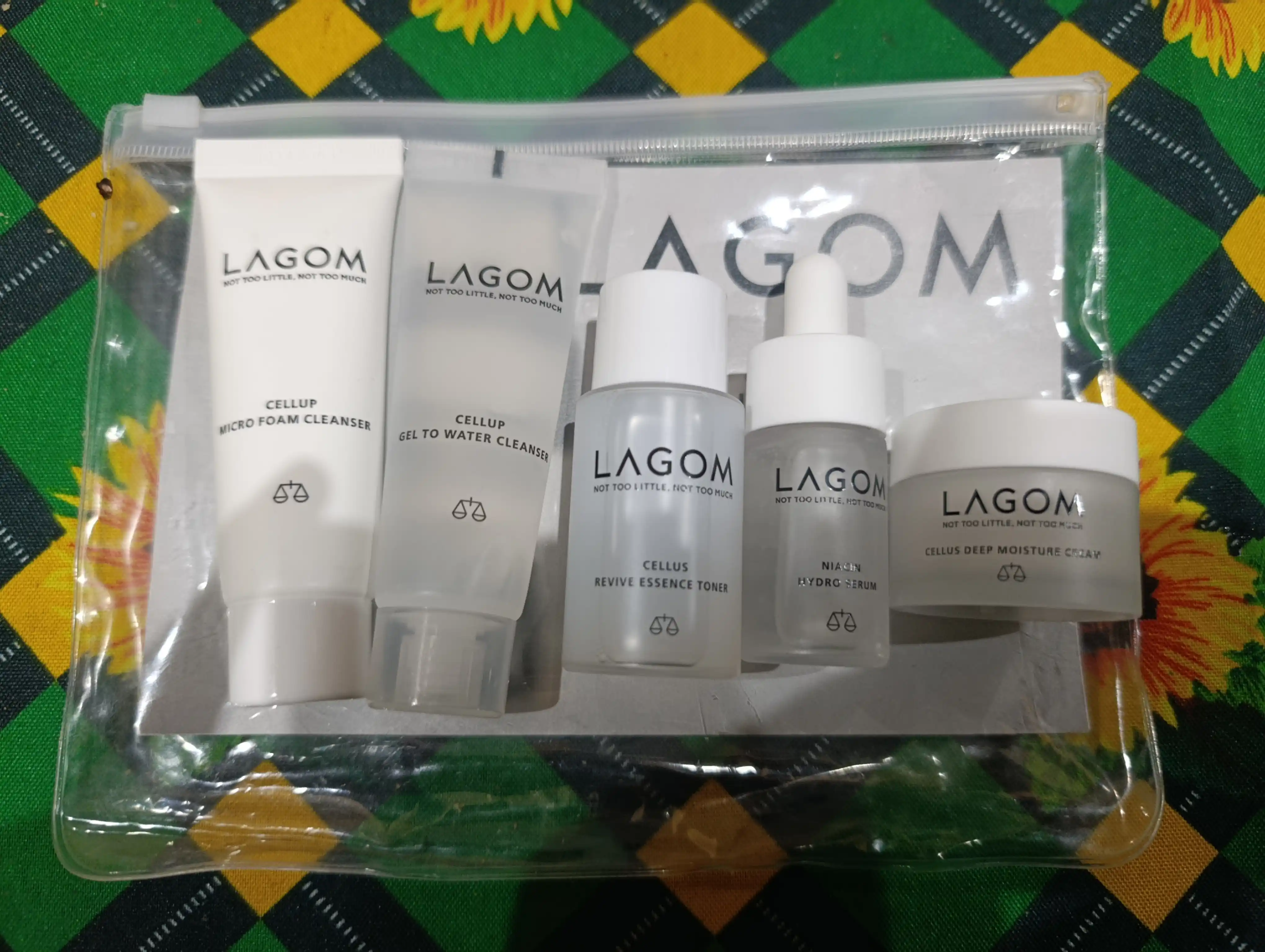 LAGOM TRAVEL KIT kosmetik vositalar to‘plami