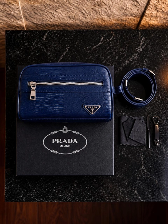 PRADA Erkaklar uchun eko teridan tikilgan yelkaga osib taqiladigan barsetka