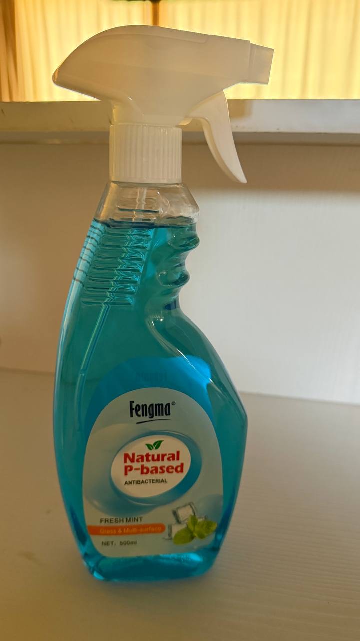 Oyna va teraza uchun tozalash vositasi <<Clean Glass>> 500 ml, purkagich bilan