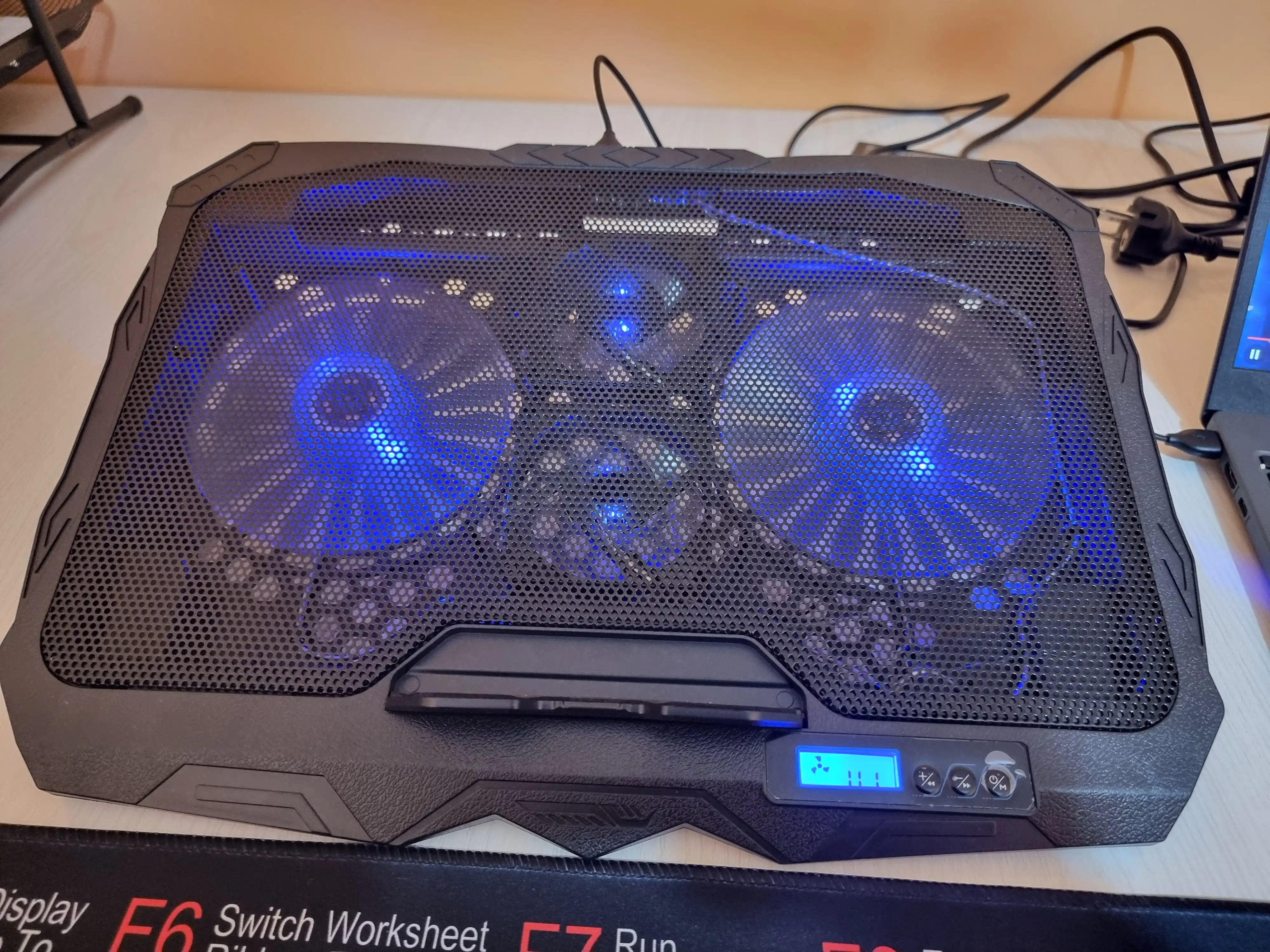 Подставка для ноутбука с охлаждением, 4 вентилятора, USB, LED, регулируемый угол, 18