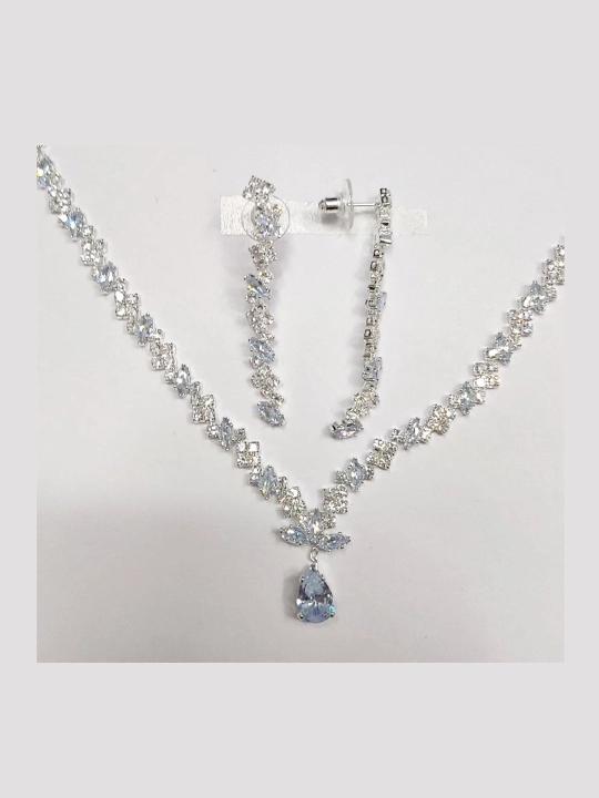 Komplekt, mis asos, oq tilla yugurtirilgan 18 karat - 