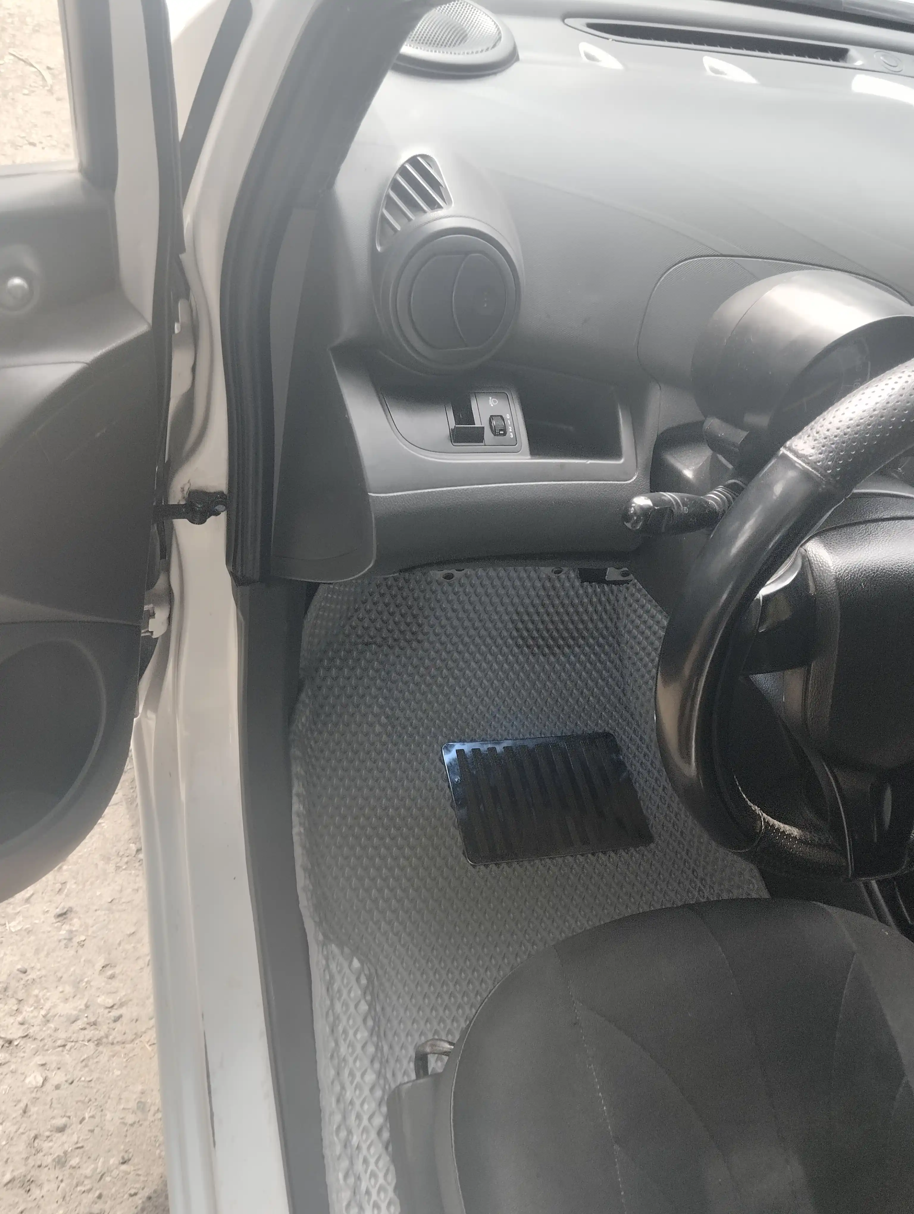 EVA gilamchalari kovrik polik yon tomoni bilan-Spark, Lacetti, Gentra, Tracker, Nexia