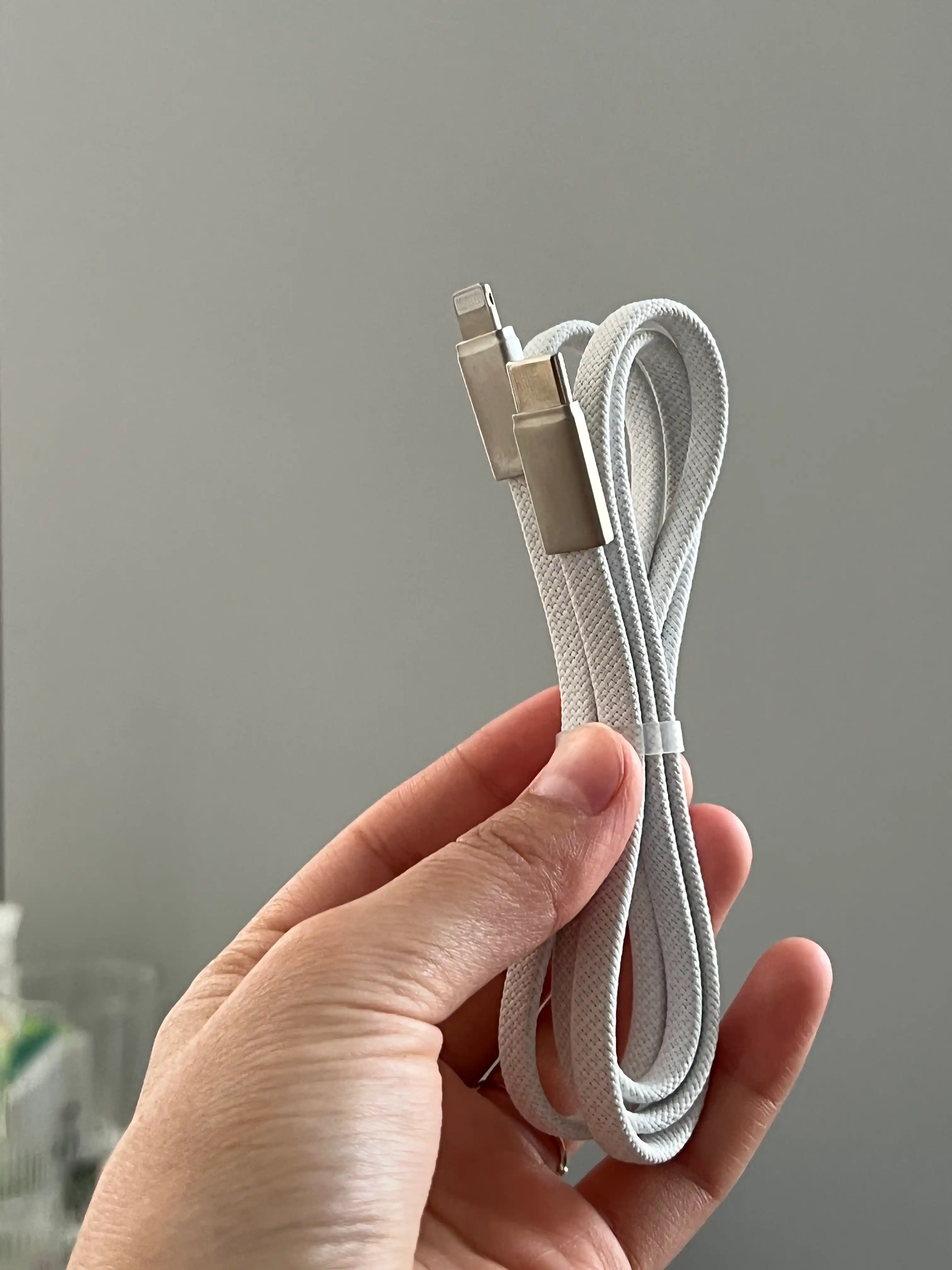 Kabel Type-C to Lightning 3.1, 6A, tez quvvatlash va ma’lumot uzatish uchun