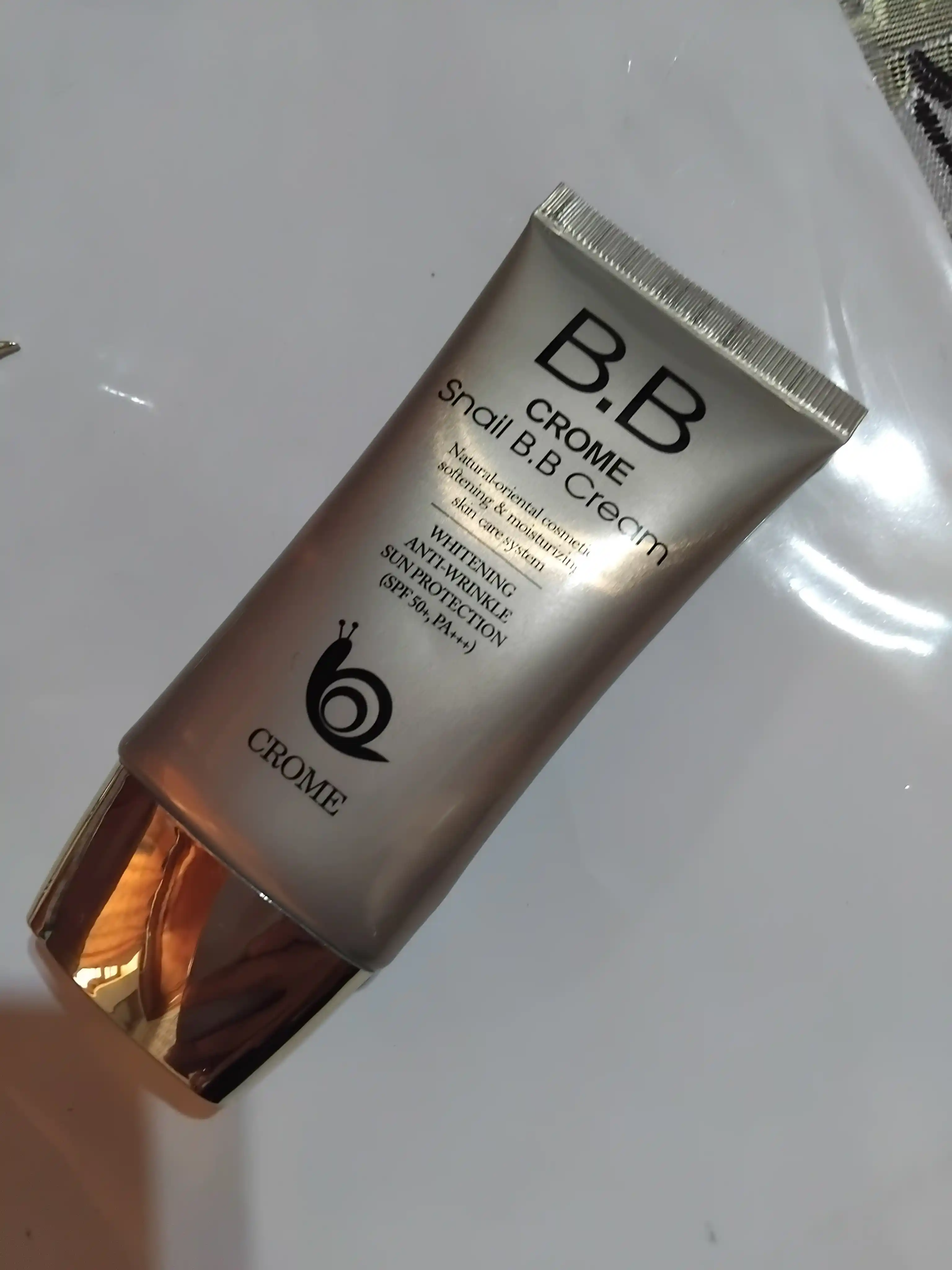 CROME SNAIL BB krem SPF50, с муцином улитки, отбеливающий тональный крем