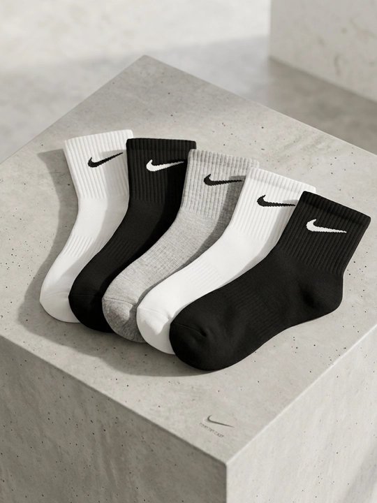 Nike Everyday unisex paxtali sport paypoqlari, o‘rtacha uzunlikda, nafas oluvchi, oq, qora