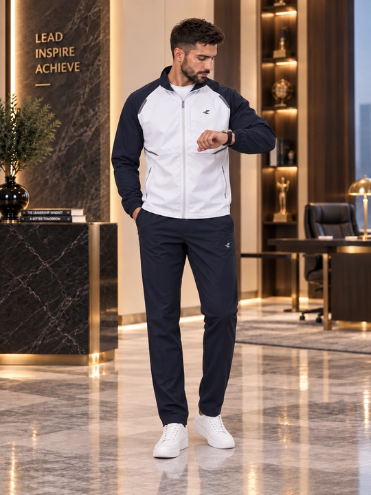 Erkaklar uchun yengil sport kostyumi — kurtka va shim, zamonaviy casual model