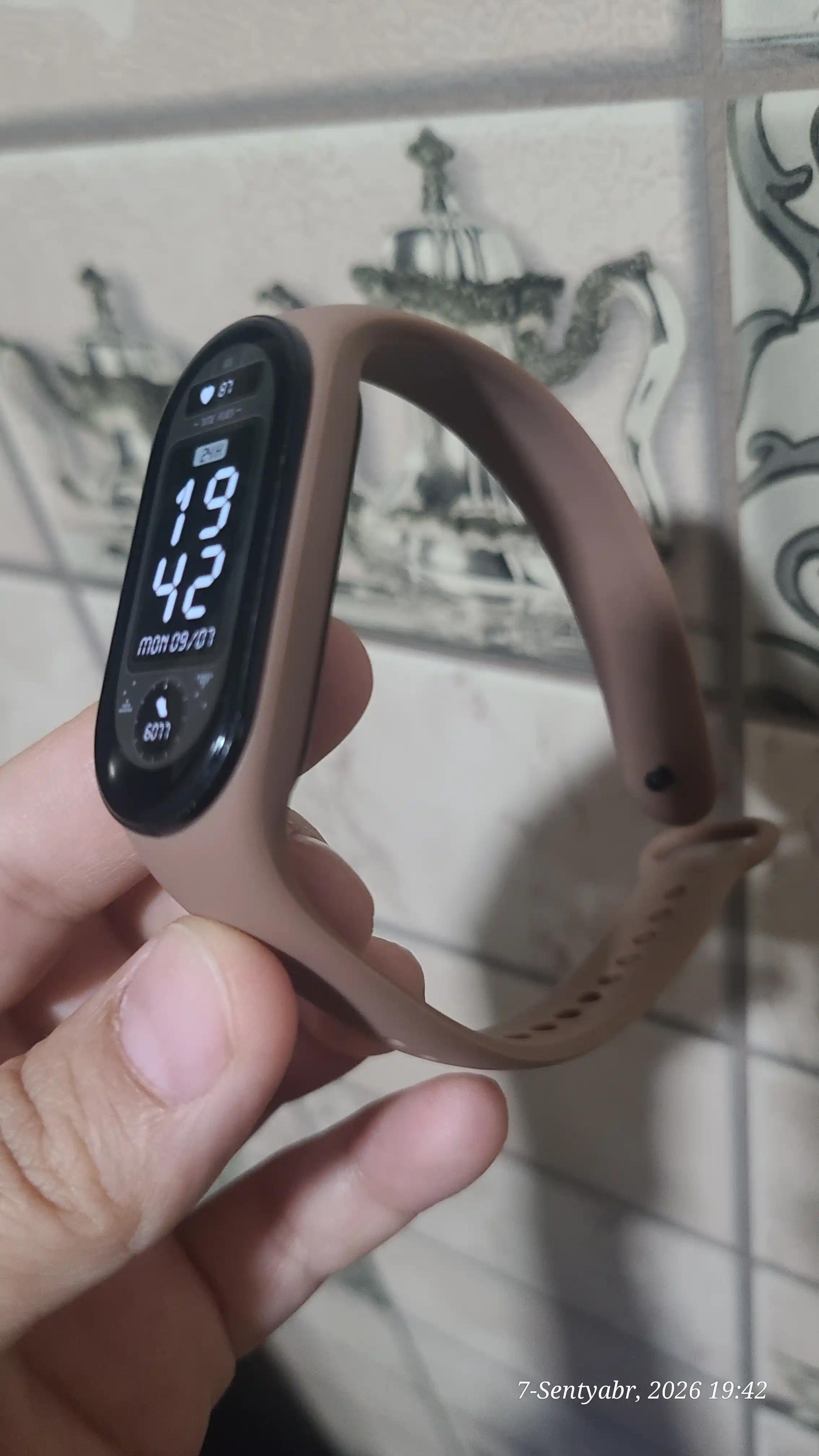 Xiaomi Mi Band 5, 6, 7 uchun silikon tasma
