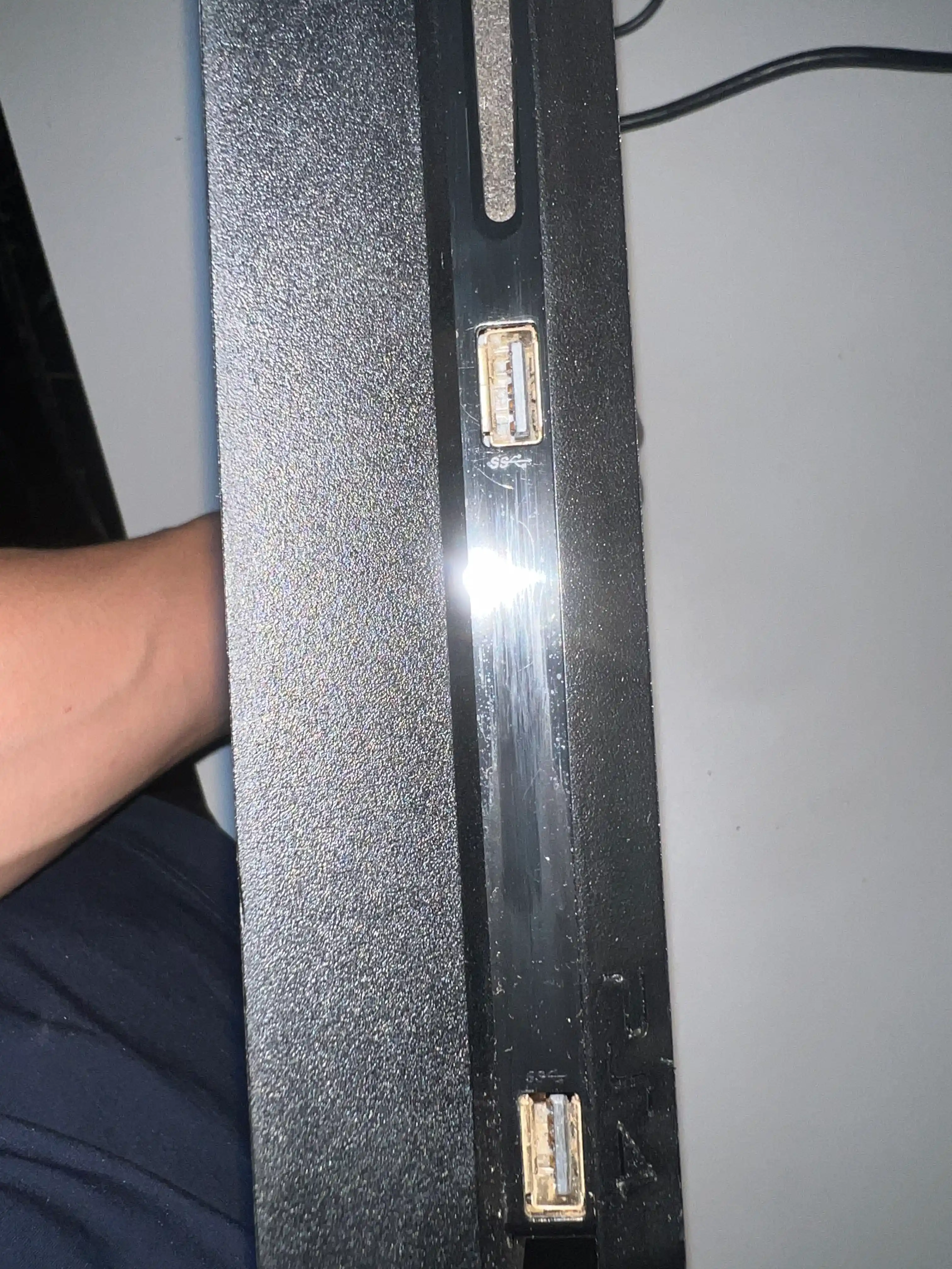 Sony PlayStation 4 Slim, 500GB/1TB, 1–4 геймпада, без игр, гарантия 6 месяцев
