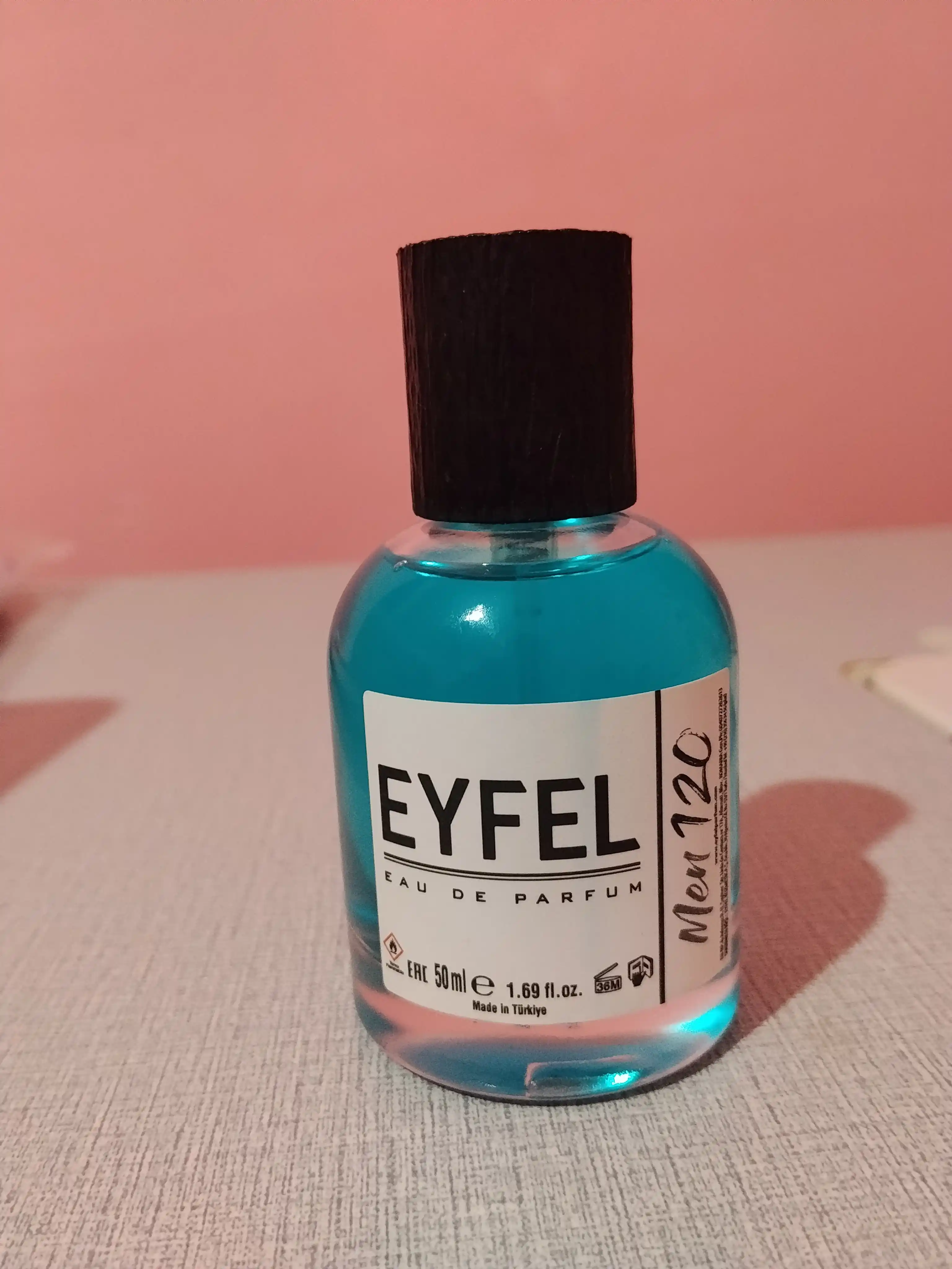 Erkaklar uchun parfyumlangan suv "Eyfel"