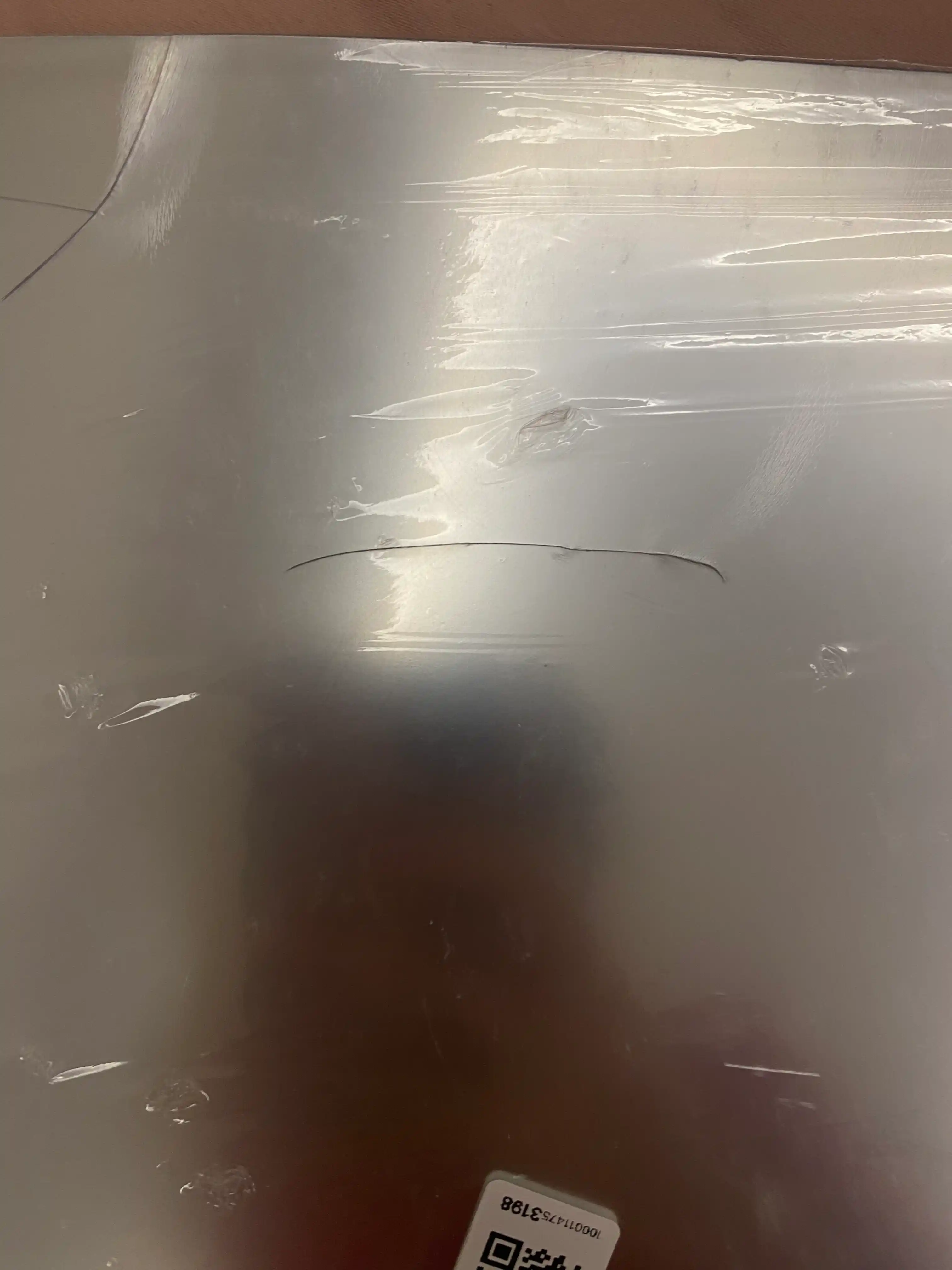 Devorga yopishtiriladigan, plastik oyna