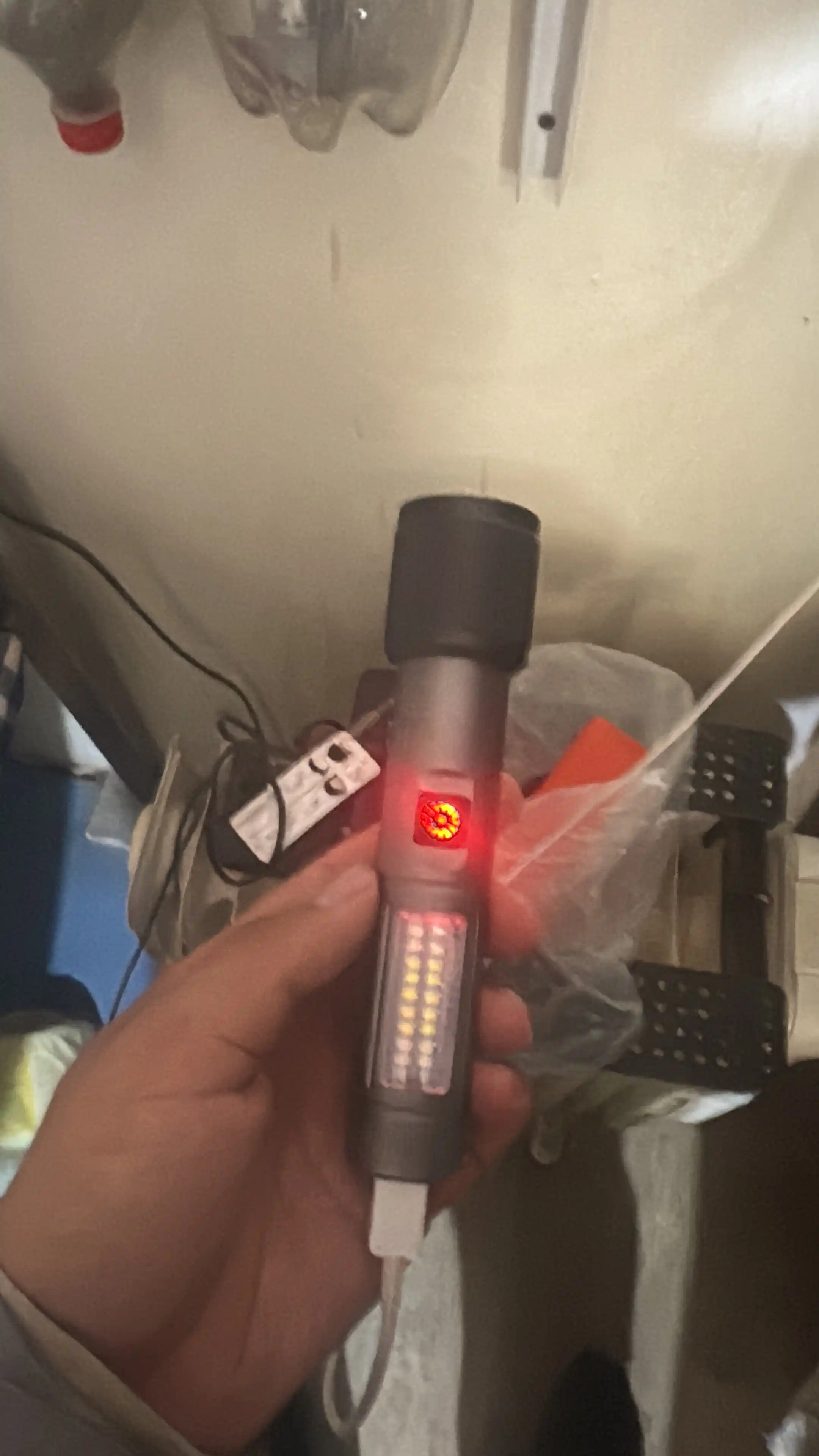 Мощный LED фонарь FANALIKE