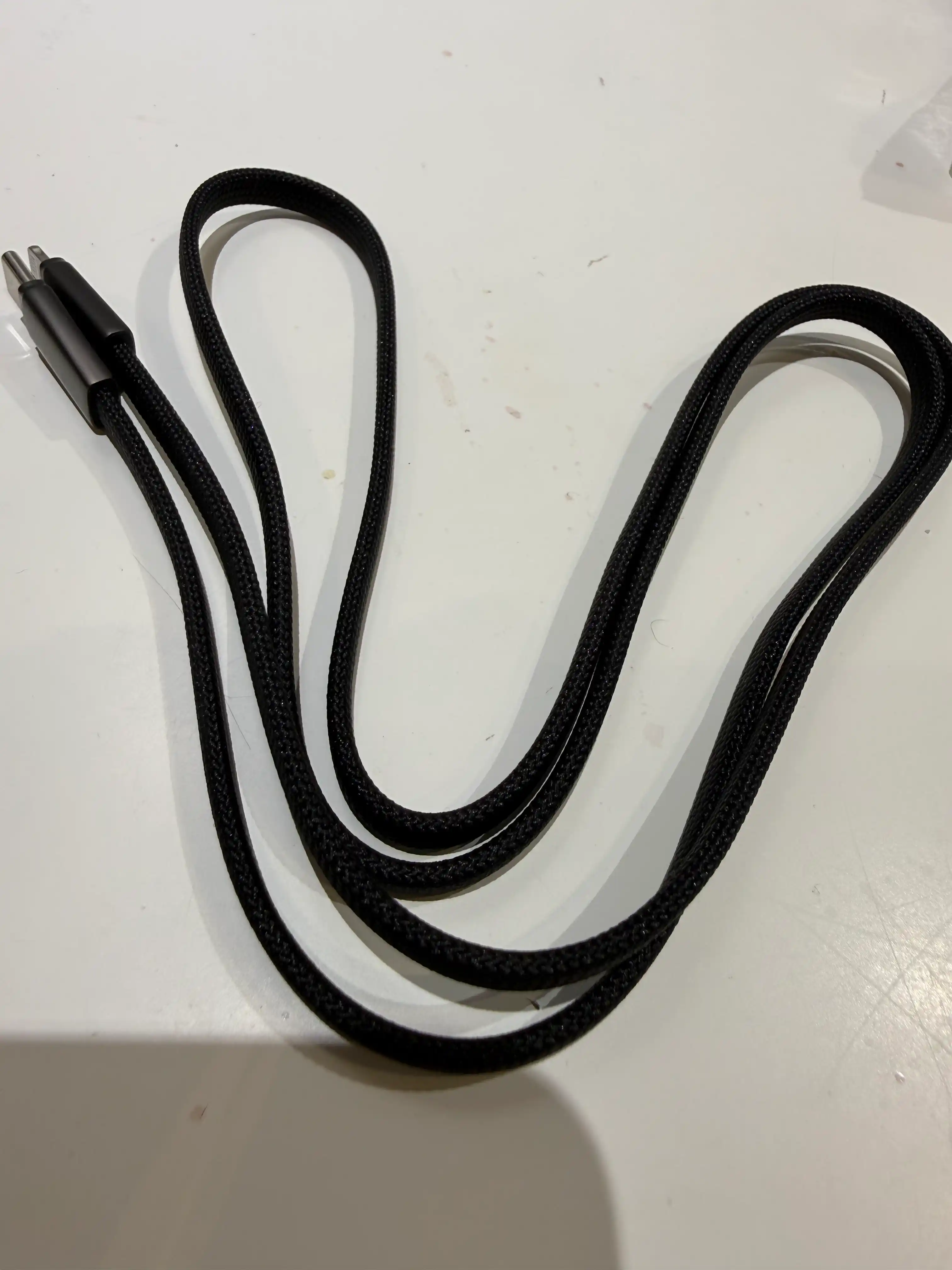 Kabel Type-C to Lightning 3.1, 6A, tez quvvatlash va ma’lumot uzatish uchun