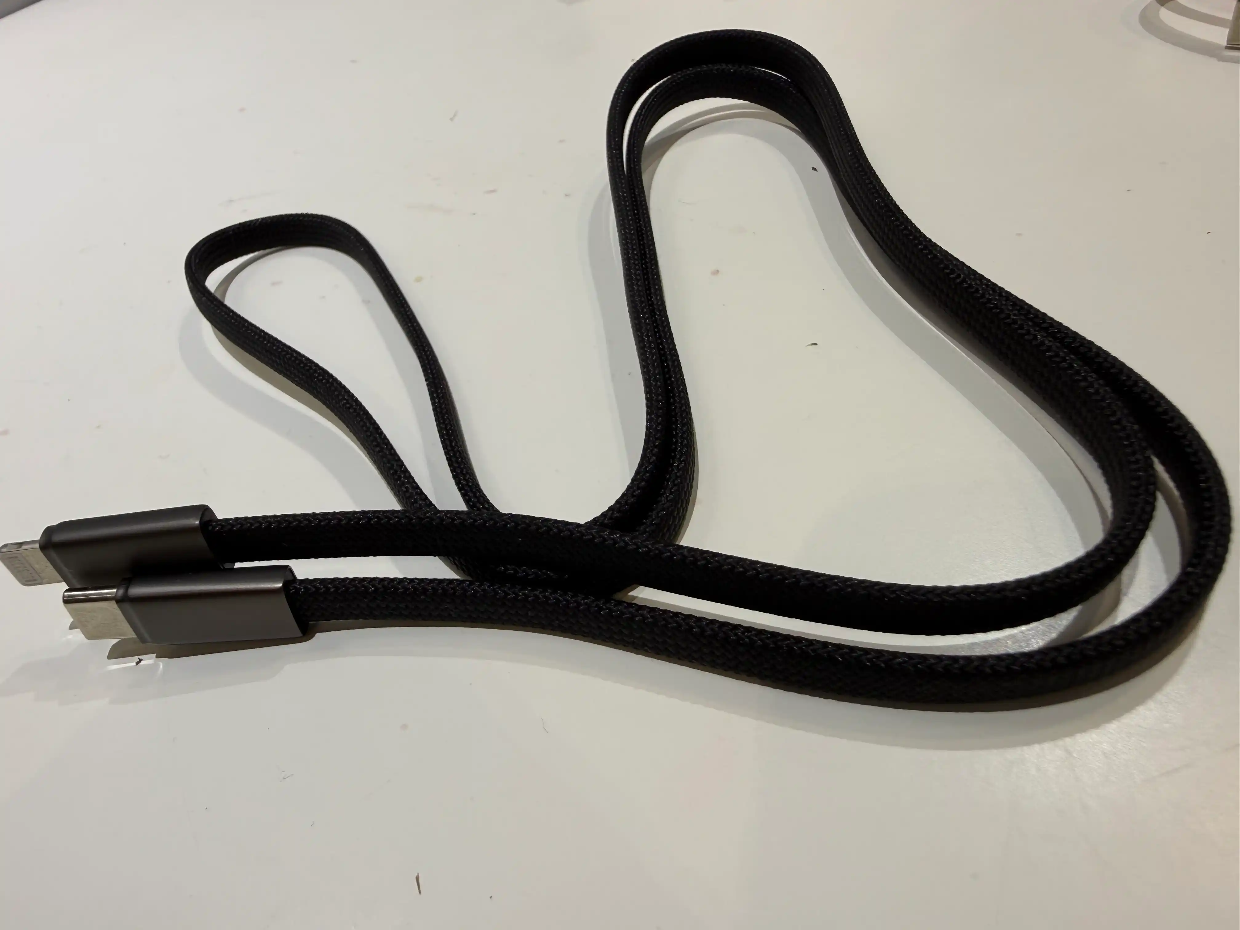 Kabel Type-C to Lightning 3.1, 6A, tez quvvatlash va ma’lumot uzatish uchun