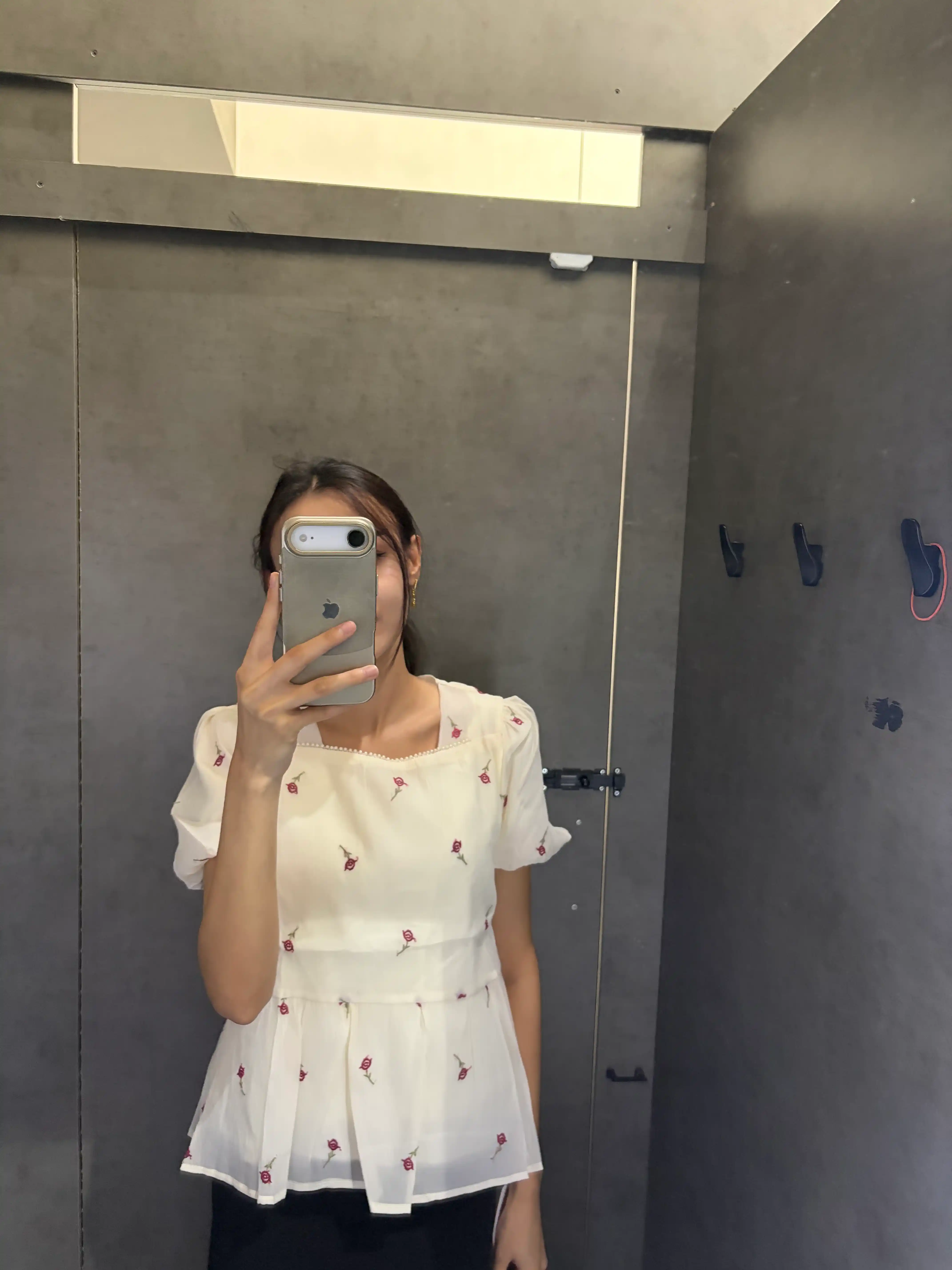 Блузки и рубашки для девушек