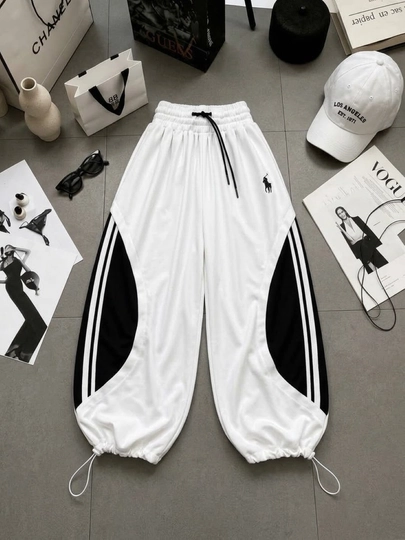 Polo x Adidas uslubidagi keng sport shimi, Polo logotipi va uchta chiziqli dizayn - 