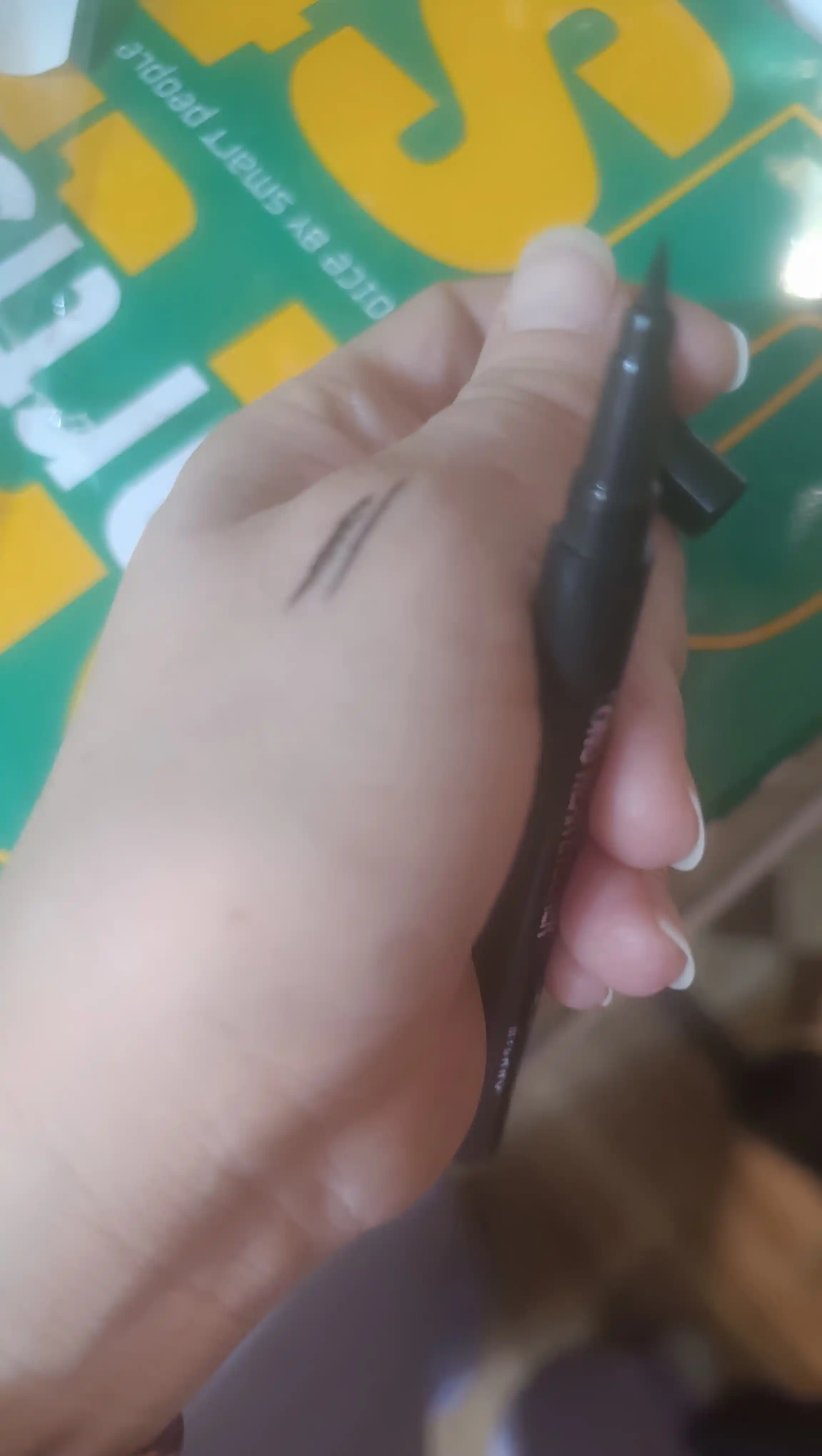 Подводка для глаз KIKO Milano Winged Eyeliner матовая черная, водостойкая