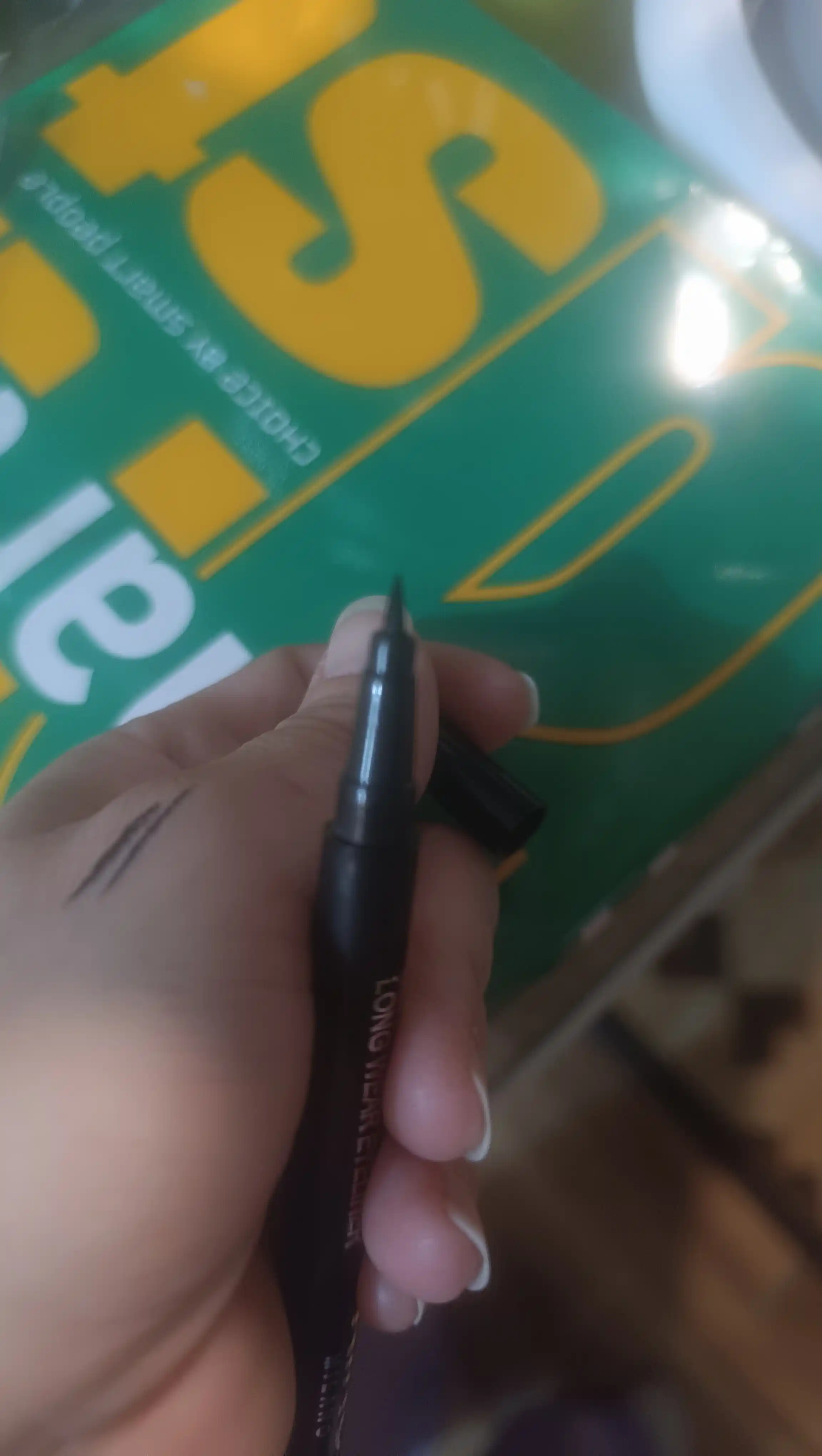 Подводка для глаз KIKO Milano Winged Eyeliner матовая черная, водостойкая