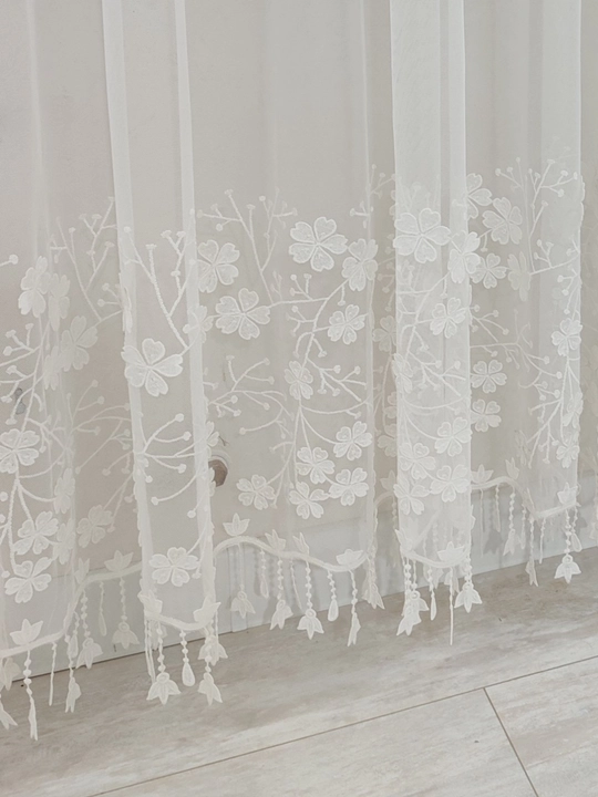 Tюль parda oq gulli naqsh 2.80×3 m zamonaviy klassik