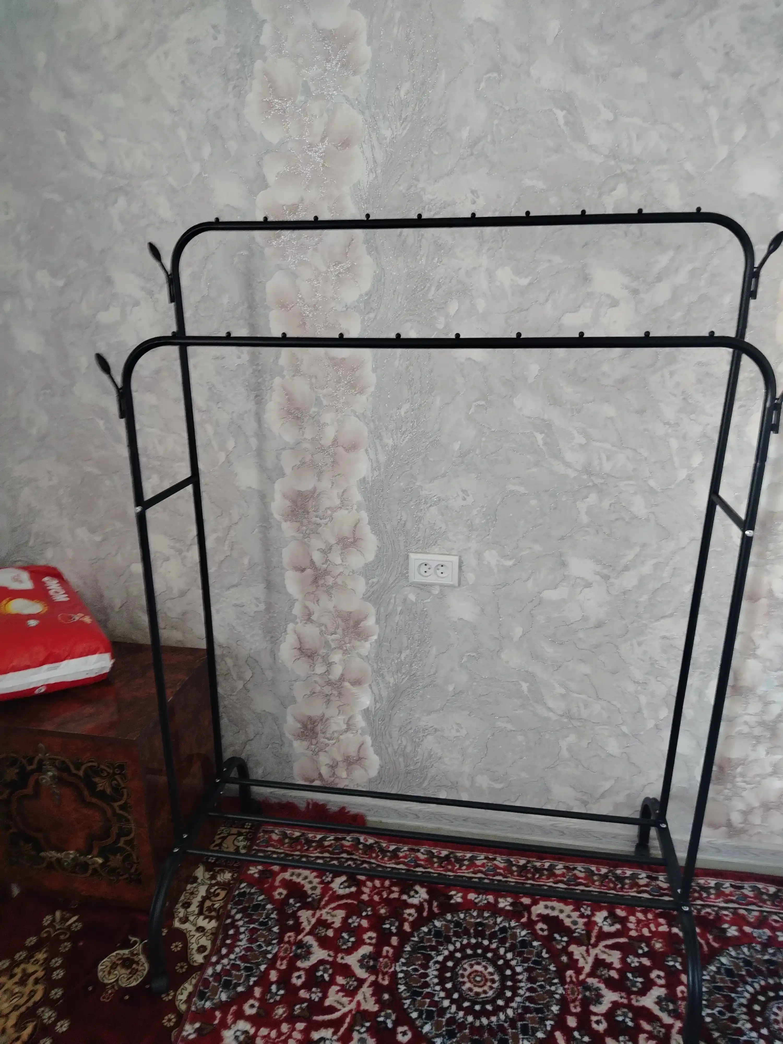 Вешалка напольная для одежды, с обувницей, на колесиках, металлическая
