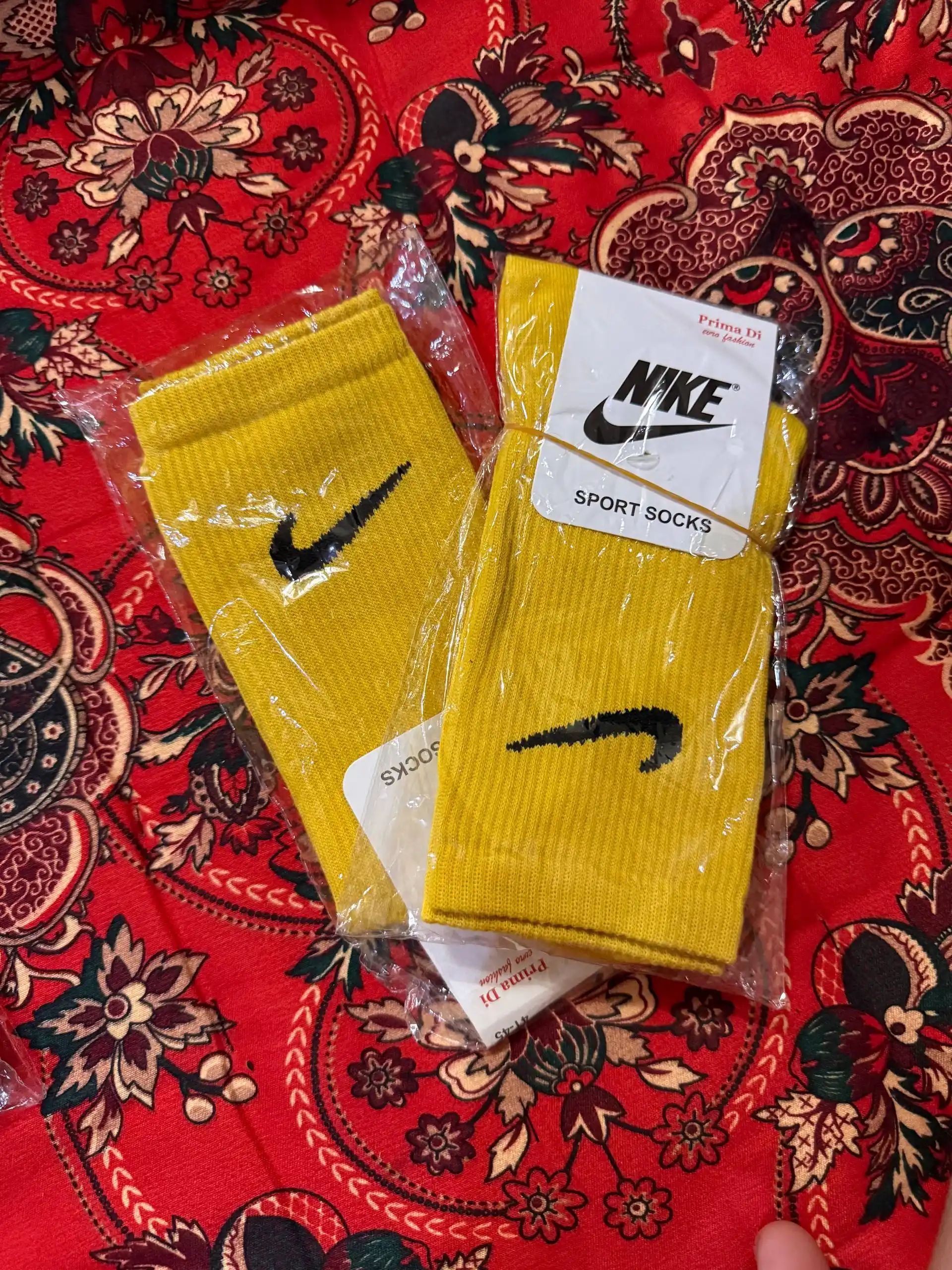 Nike rangli klassik paypoqlar – yorqin ranglar