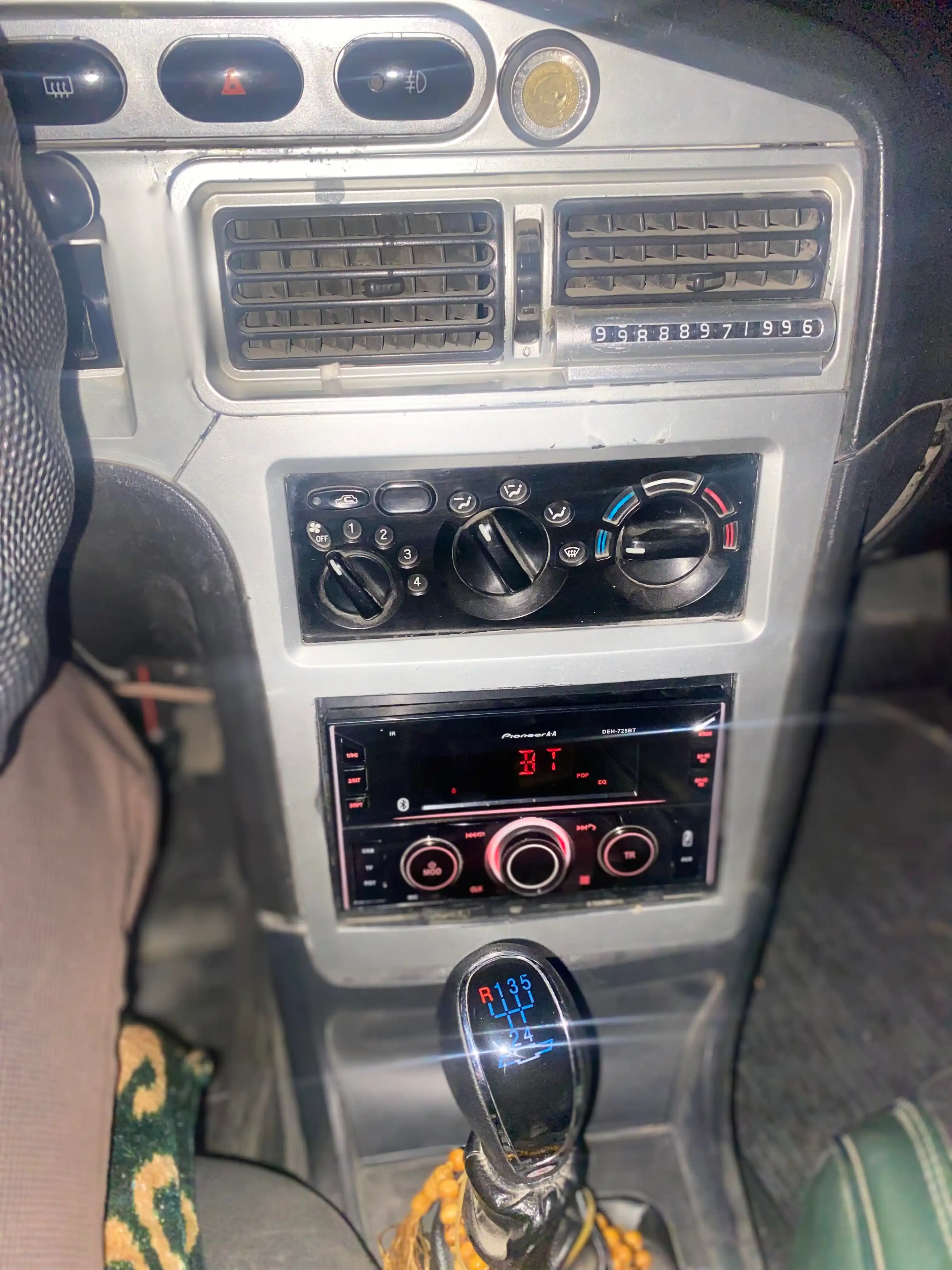 Автомагнитола Pioneer DEH-725BT с Bluetooth, USB и FM-радио