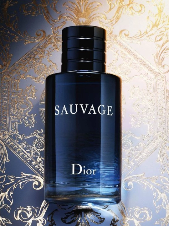 Dior Sauvage erkaklar xushbo'ylangan suv, yangi sitrusli va yog‘ochsimon hid, parfyumi