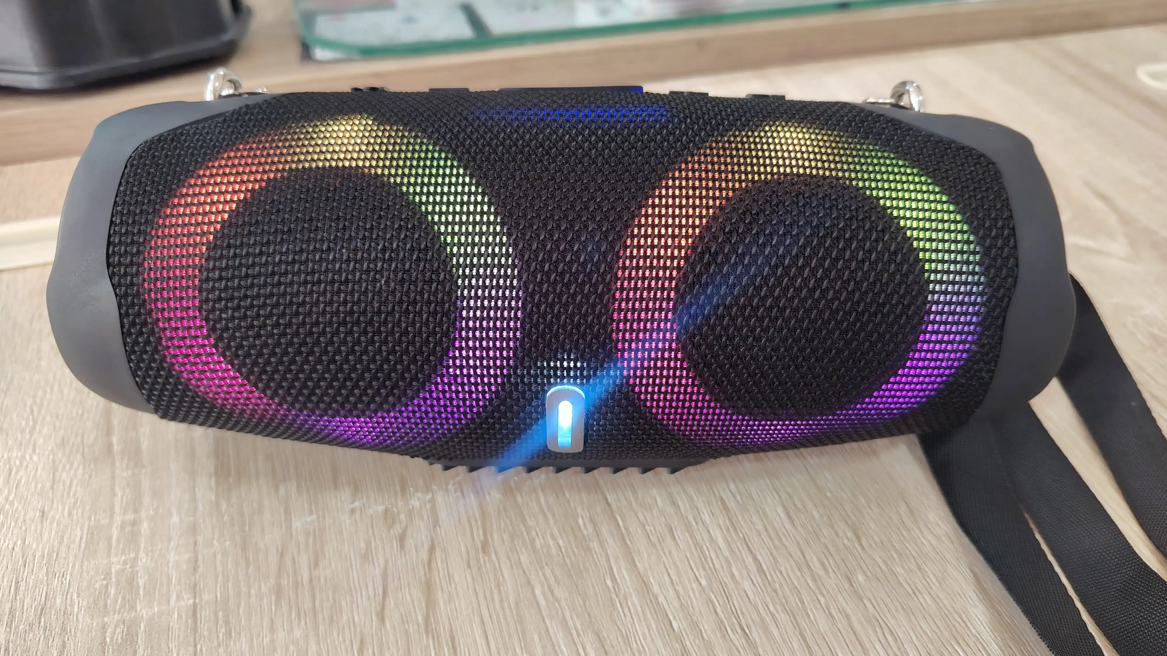 Sing-e ZQS-L22 Boombox — Portativ simsiz RGB kоlonka (10W x 2)