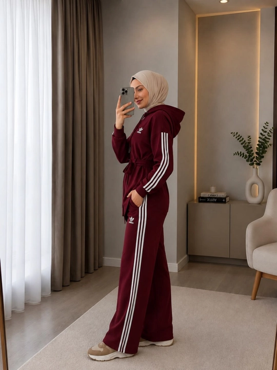 Ayollar sport kostyumi bordo xudi va keng shtan uch chiziqli sportivka
