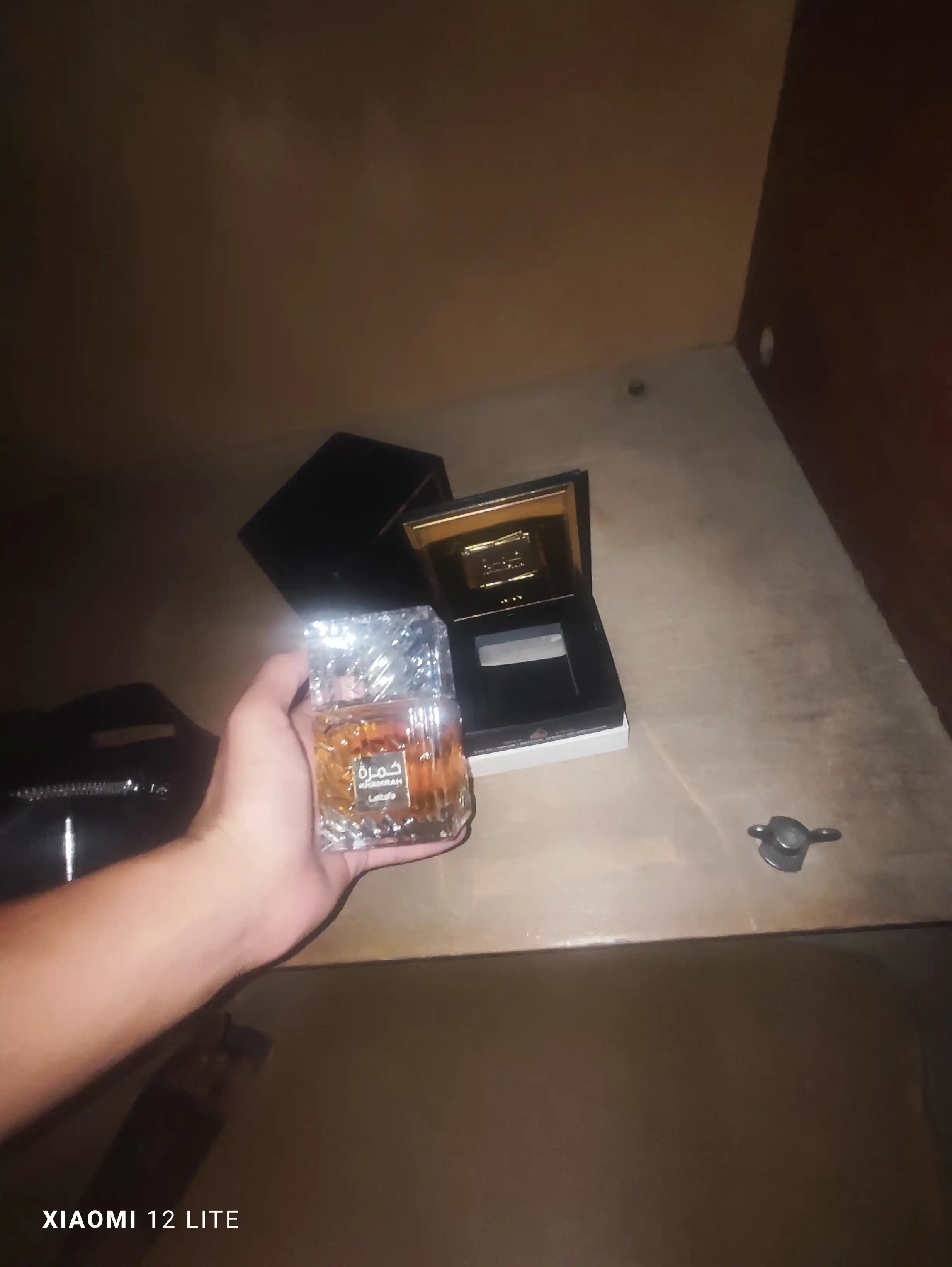 Ayollar va erkaklar uchun Arab atiri "Khamrah", Lattafa parfyum suvi, 100 ml