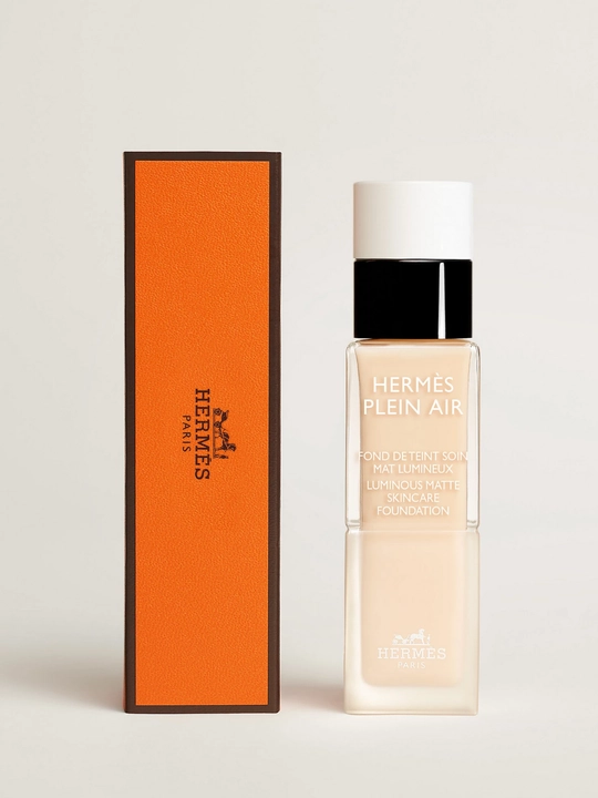 Тональное средство Hermès Plein Air Luminous Matte Skincare Foundation, сияние кожи, 33 мл - 