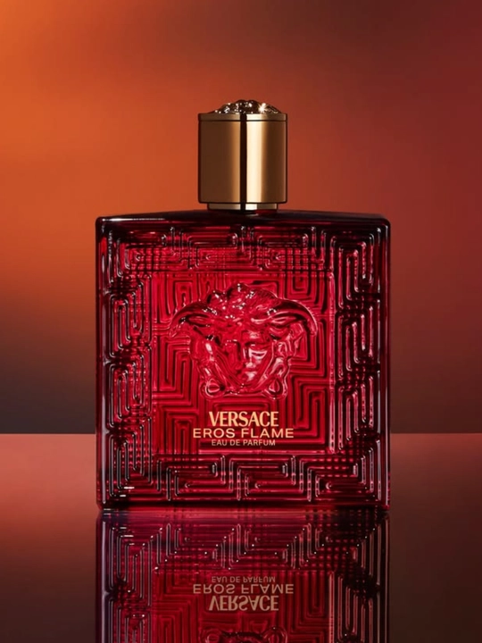 Versace Eros Flame erkaklar parfyumlangan suvi, sitrusli ziravorli yog‘och ifori