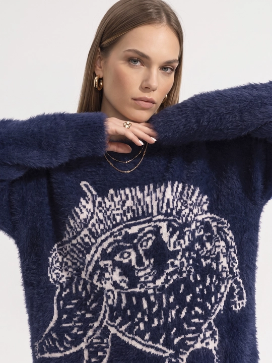 UMA ayollar uchun art-printli yumshoq oversize trikotaj jemper