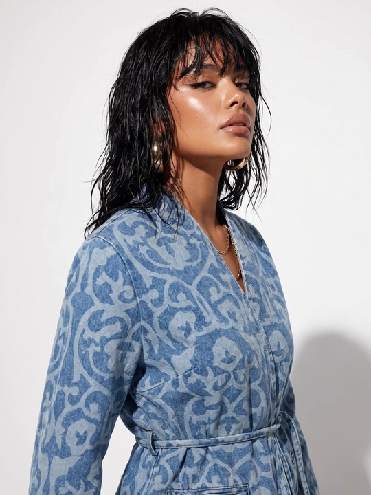 UMA ayollar uchun vintage naqshli va belbog‘li denim kimono-jaket