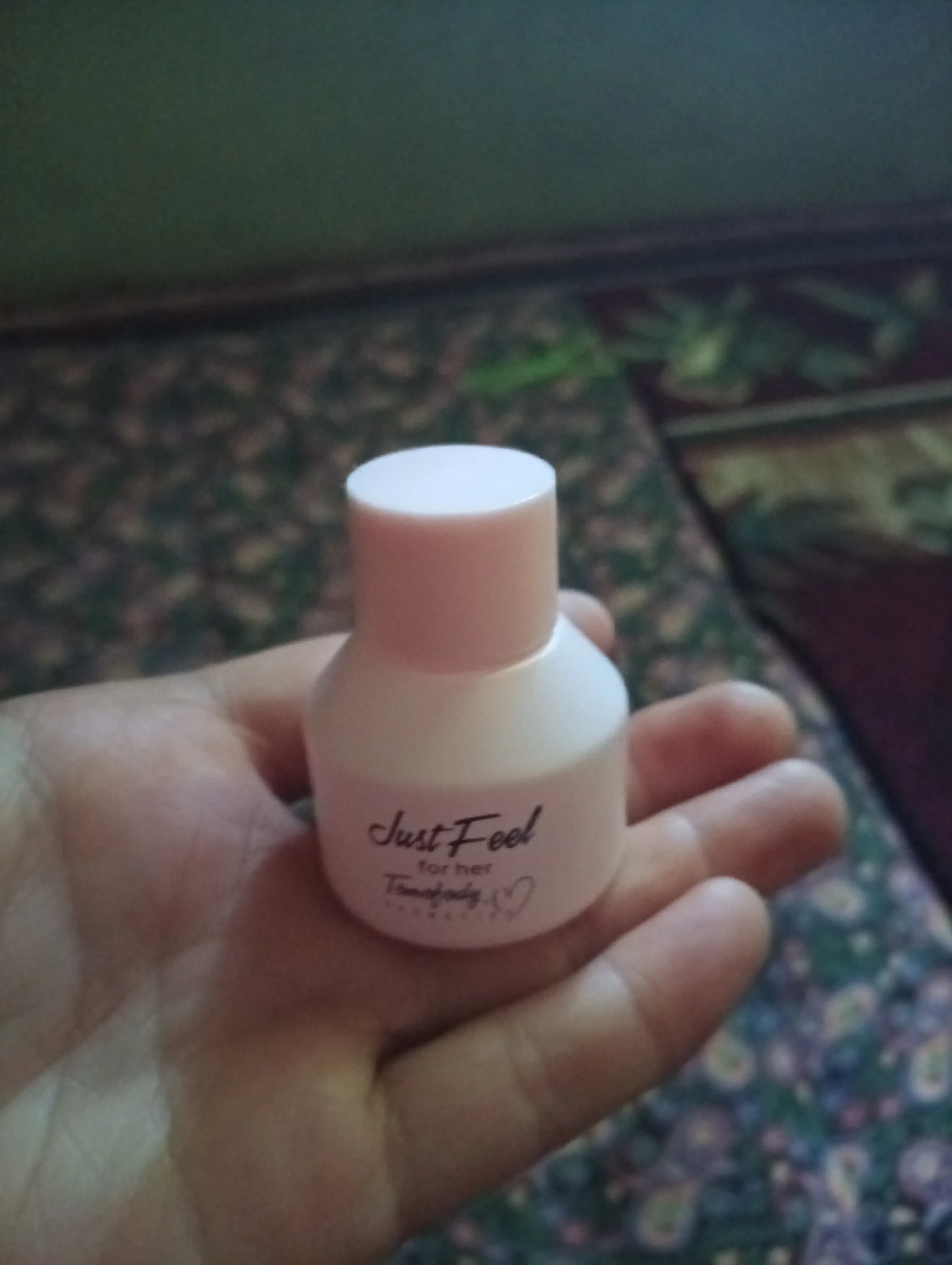 TOMOFODY Eau de Parfum 10 ml — feromonli ayollar atiri, uzoq saqlanuvchi parfum