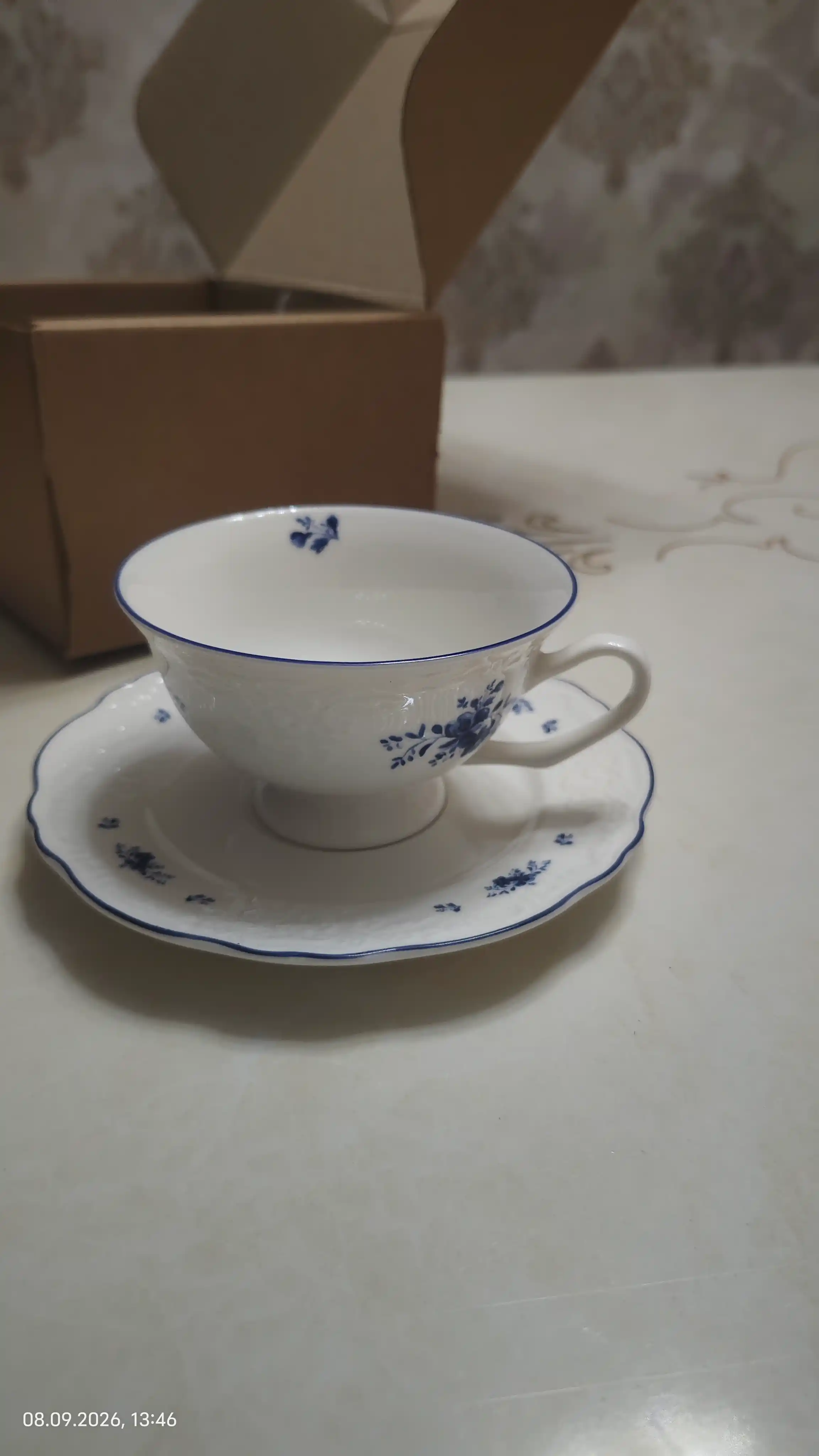 Коллекция Burchak Blue Flower, костяной фарфор, винтажный стиль, предметы поштучно
