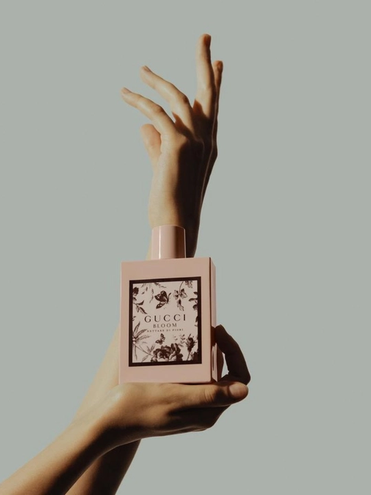 Gucci Bloom ayollar atiri, Eau de Parfum, yasemin, tuberoza va gulli hidli parfyum