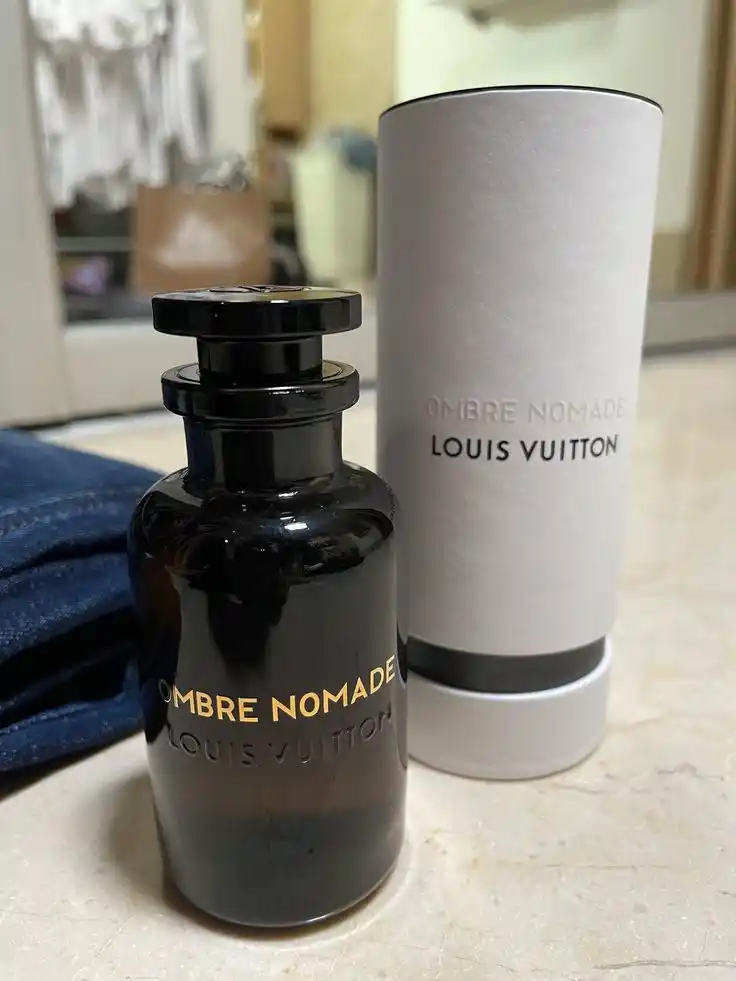Ombre Nomade atir suvi, uniseks, yog‘ochsimon xushbo‘y hid, 100 ml