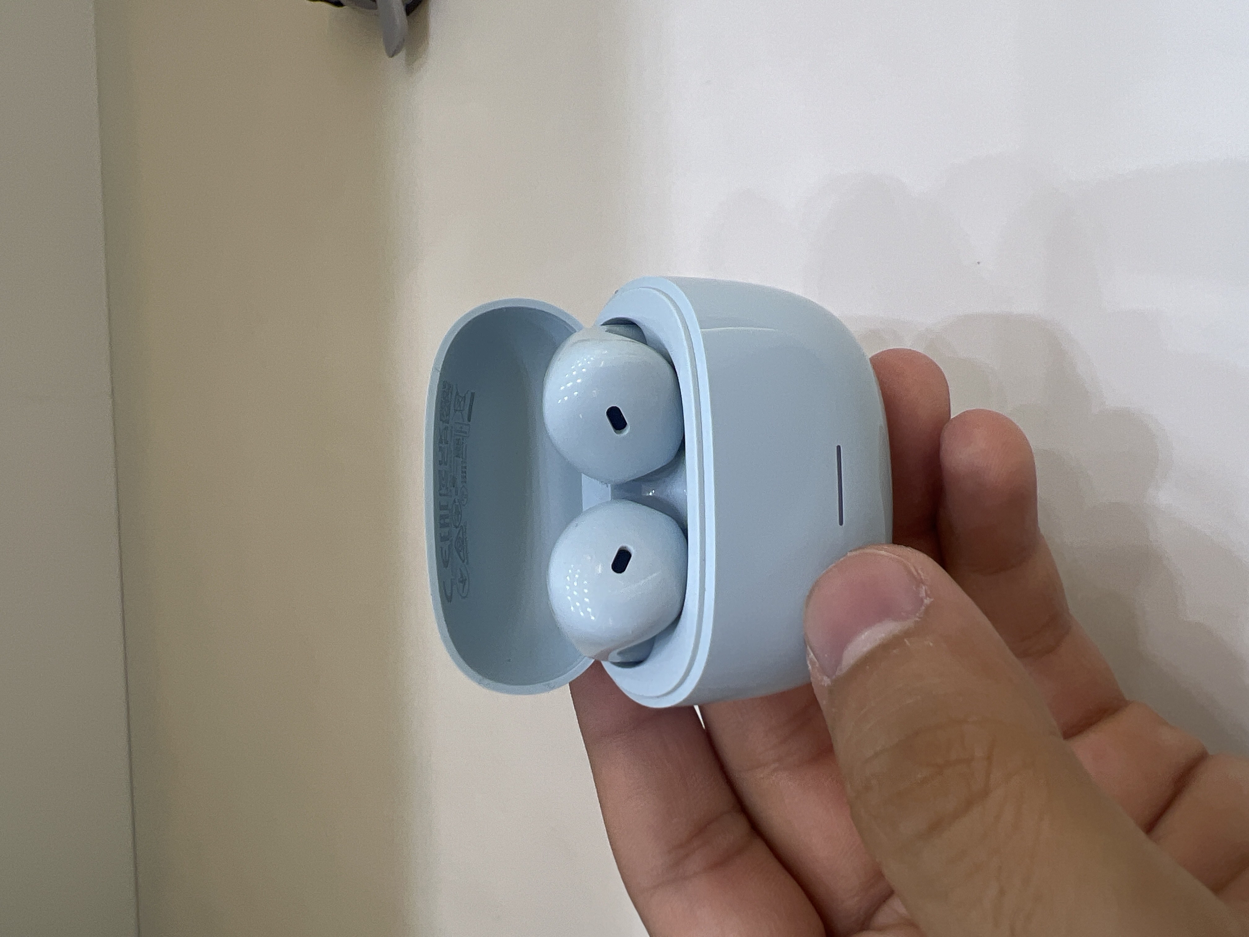 REDMI Buds 8 Active quloqchinlari, qo‘sh mikrofonlar yordamida tiniq ovozli qo‘ng‘iroqlar
