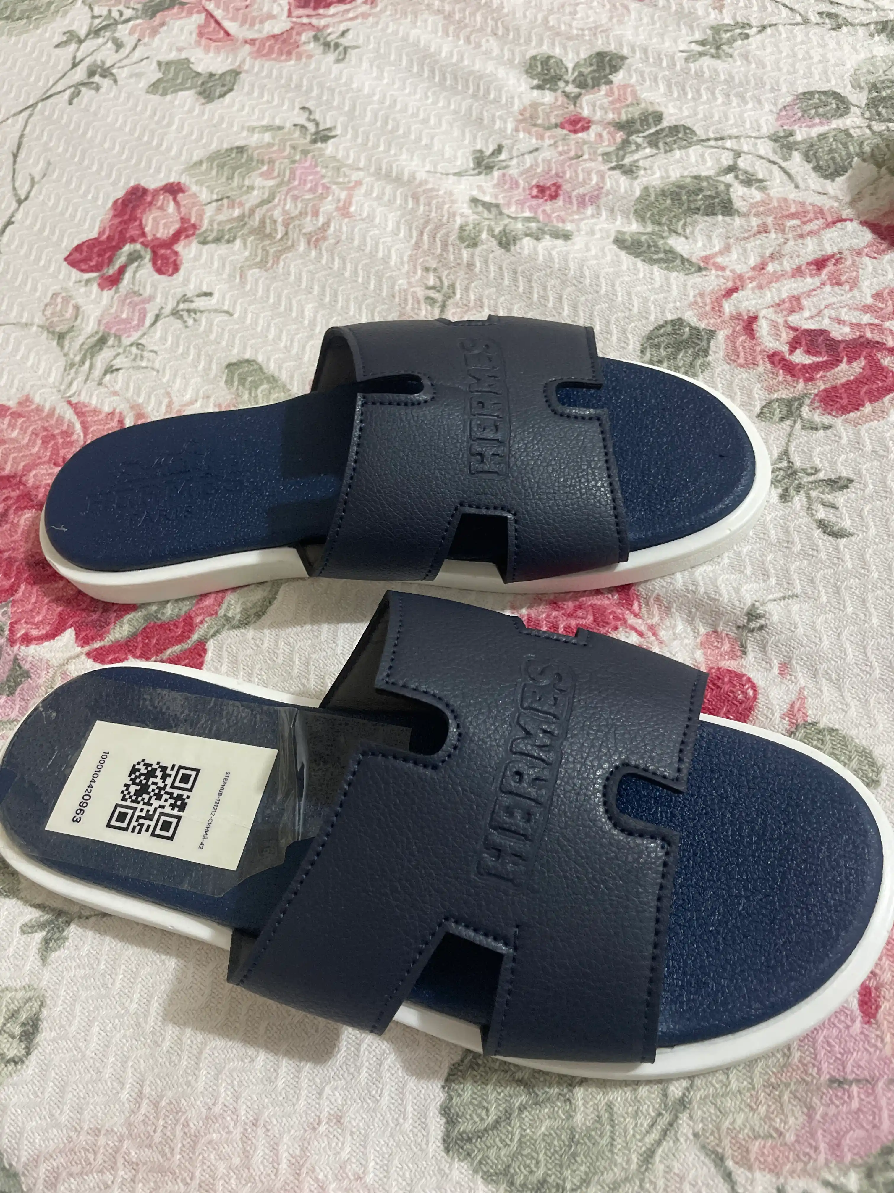 Erkaklar uchun Hermes shippaklari