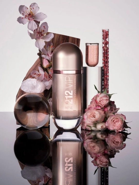 Carolina Herrera 212 VIP Rosé ayol atiri, Eau de Parfum, nafis gulli-mevali parfyum