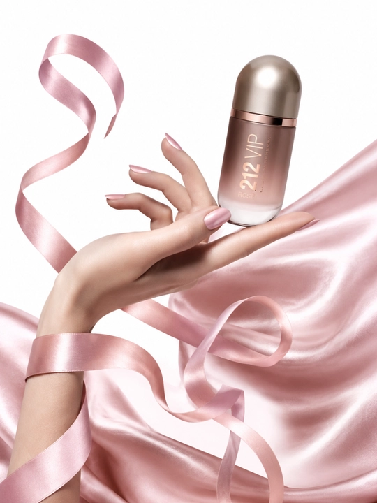 Carolina Herrera 212 VIP Rosé ayol atiri, Eau de Parfum, nafis gulli-mevali parfyum