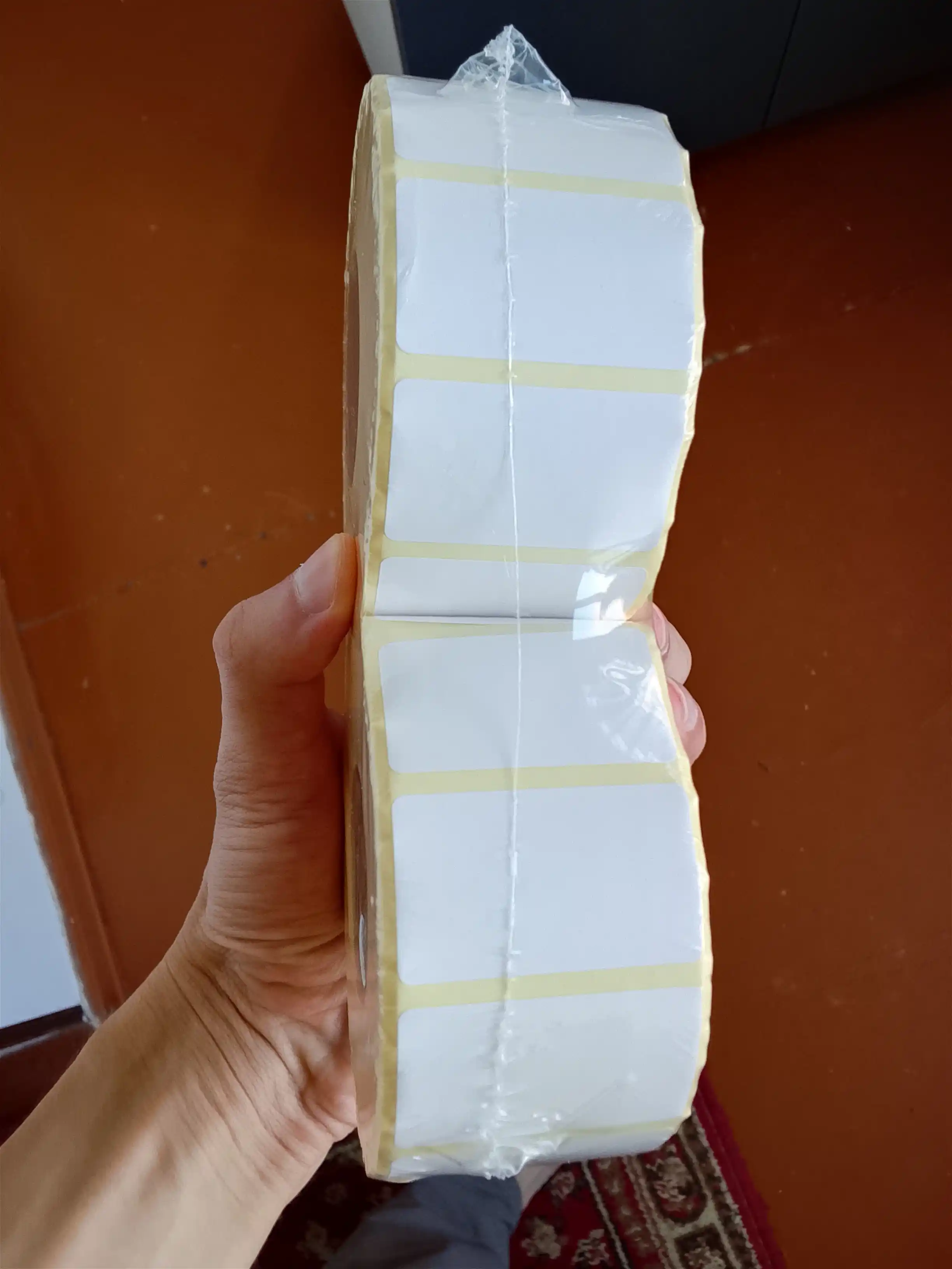Termoprinter uchun o'zi yopishadigan termoetiketkalar. Termostiker, termoyorliq Xprinterga