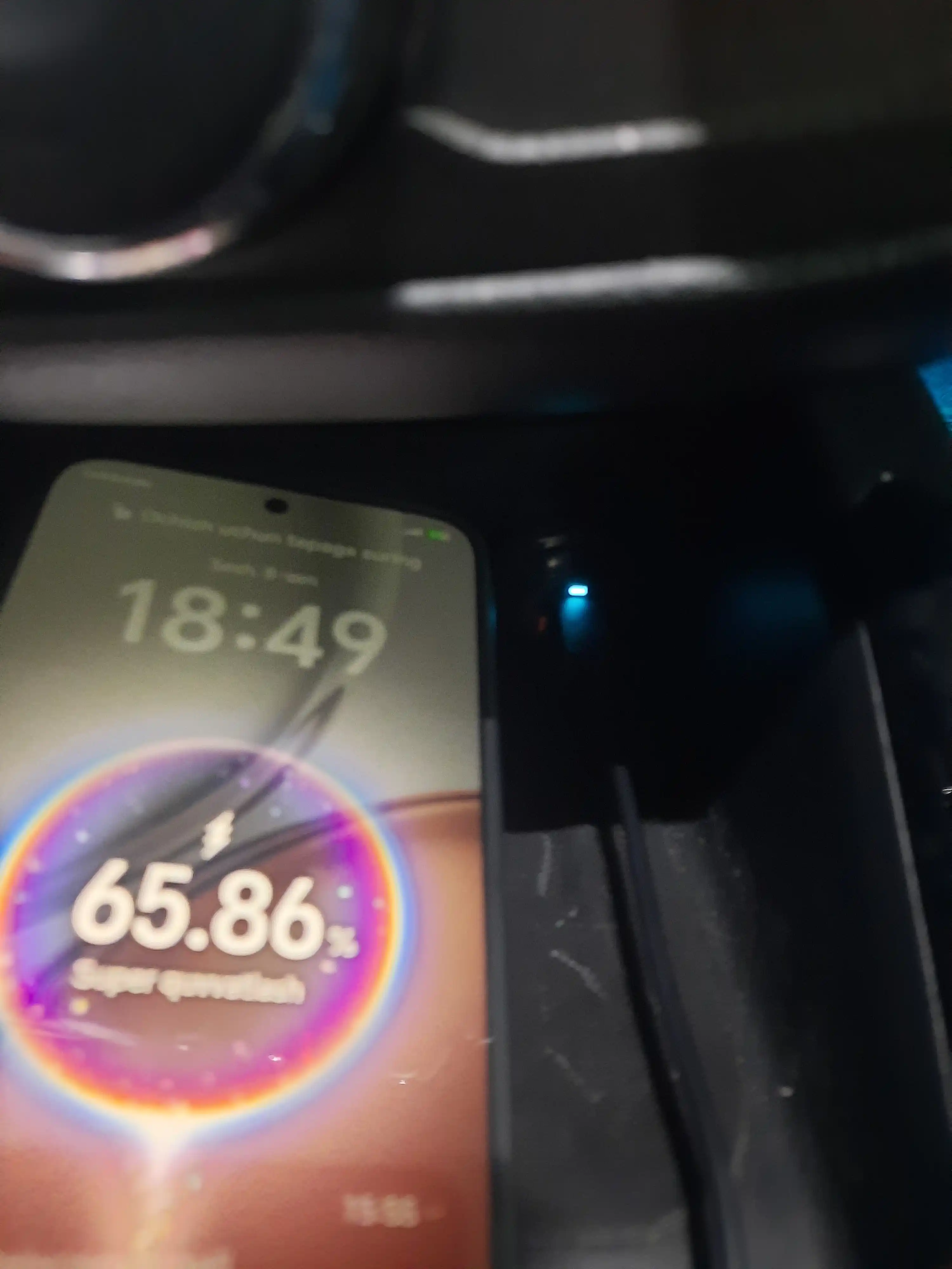 TESCO avtomobil quvvatlagichi (38W/12 V) telefonlar uchun o‘ta tezkor va 3.1A quvvatlash