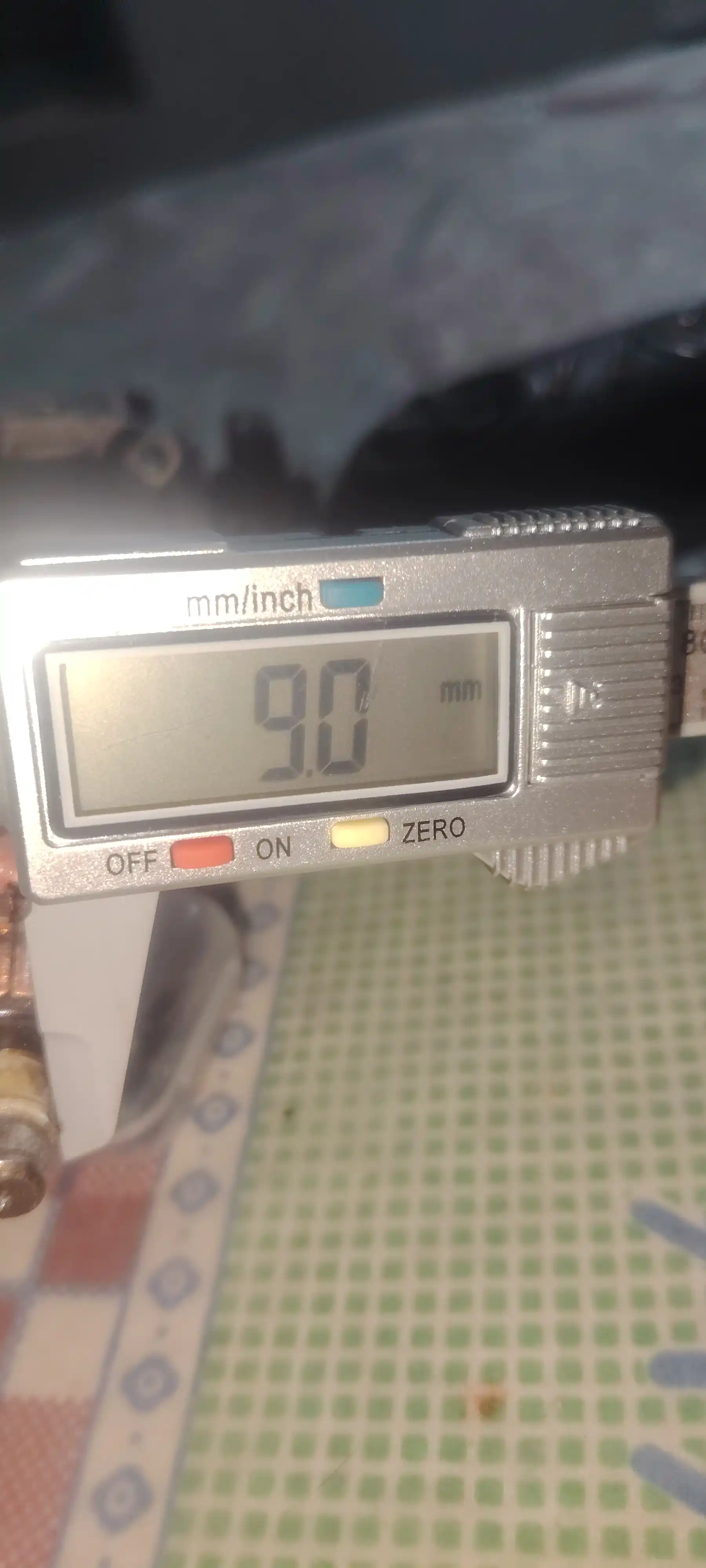 Kaliper elektron raqamli LCD displeyli chuqurlik o'lchagich funktsiyasi bilan, 150 mm