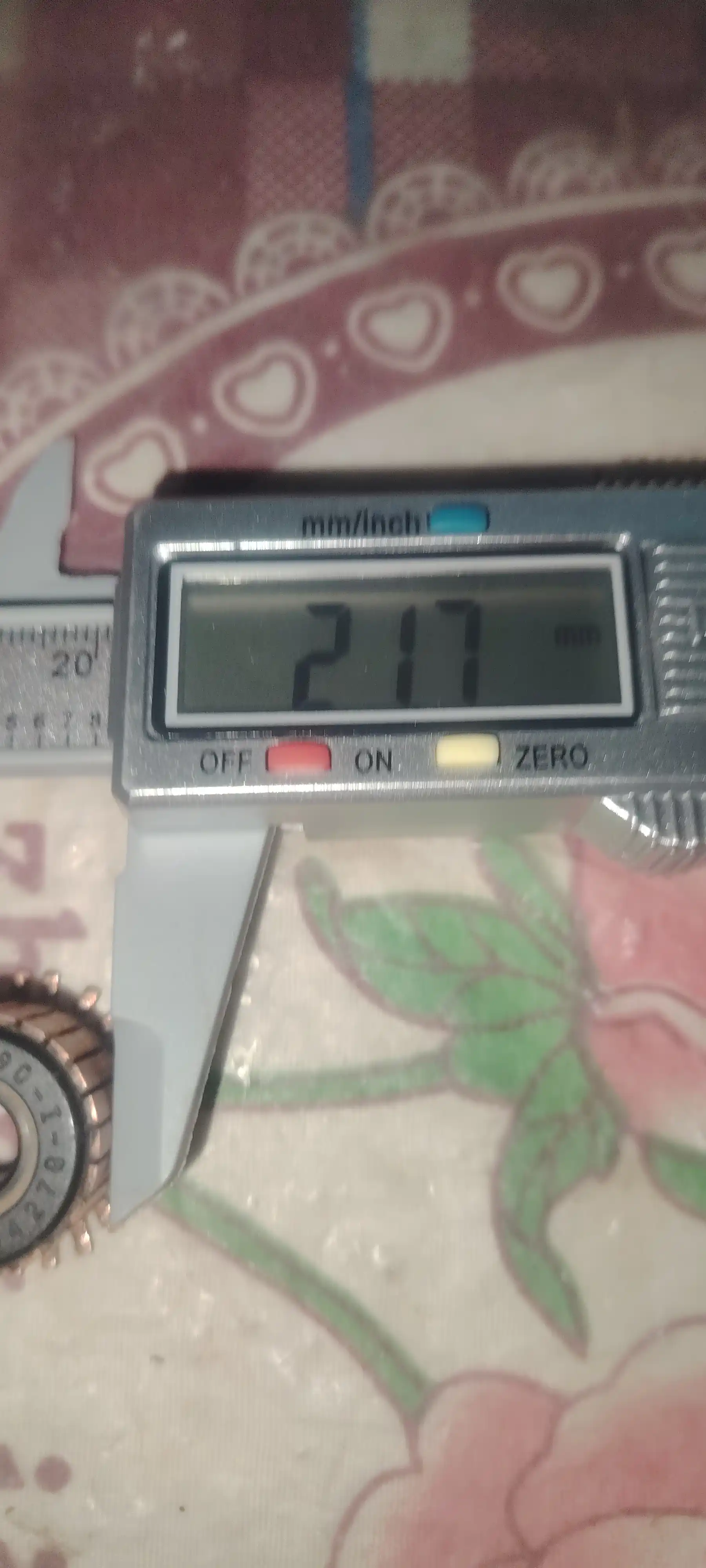 Kaliper elektron raqamli LCD displeyli chuqurlik o'lchagich funktsiyasi bilan, 150 mm